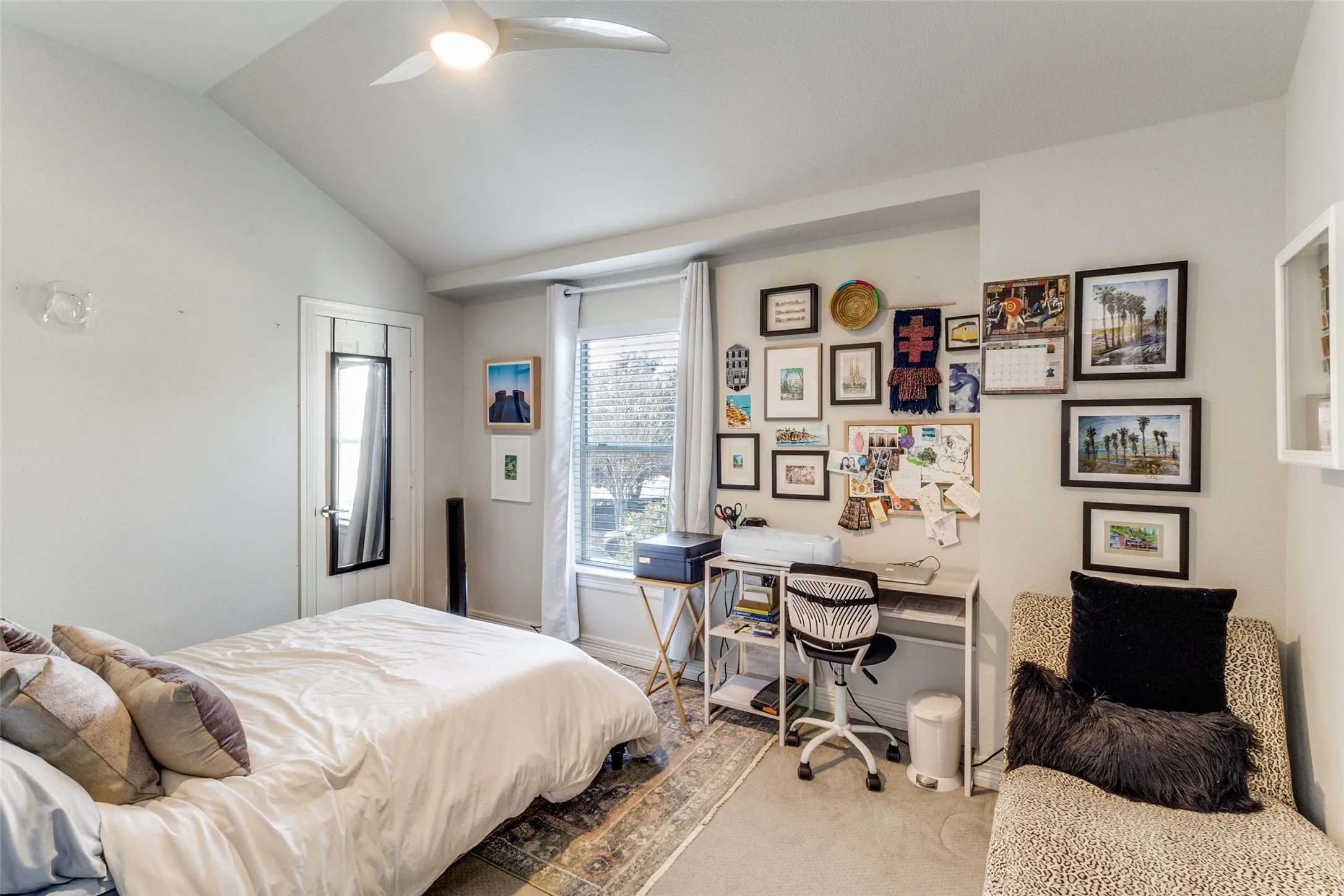 Townhouse For Sale in Dallas County , 2328 Throckmorton Street, Dallas, Texas 75219, 3 Bedroom, 3 Bathroom, 2 Garage spaces, 2,132 Sqft, built in 2005, mls#21293624, Real Estate Agent in Dallas, Homes For Sale in Dallas county, Homes For Sale in Dallas, Realtor in Dallas Texas, Real Estate Brokerage Independent Realty Texas, Luminita Cordes Realtor