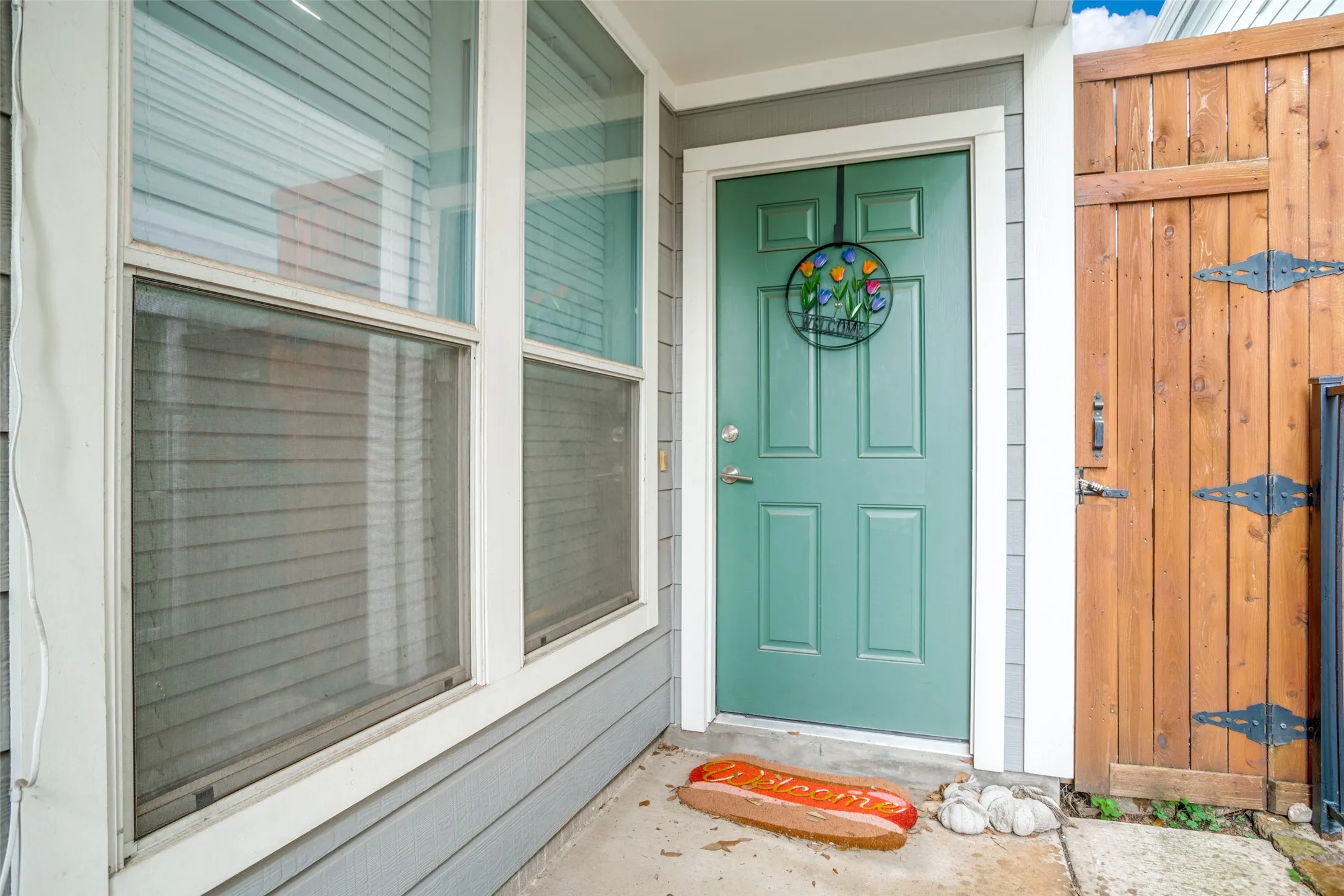 Townhouse For Sale in Dallas County , 2328 Throckmorton Street, Dallas, Texas 75219, 3 Bedroom, 3 Bathroom, 2 Garage spaces, 2,132 Sqft, built in 2005, mls#21293624, Real Estate Agent in Dallas, Homes For Sale in Dallas county, Homes For Sale in Dallas, Realtor in Dallas Texas, Real Estate Brokerage Independent Realty Texas, Luminita Cordes Realtor