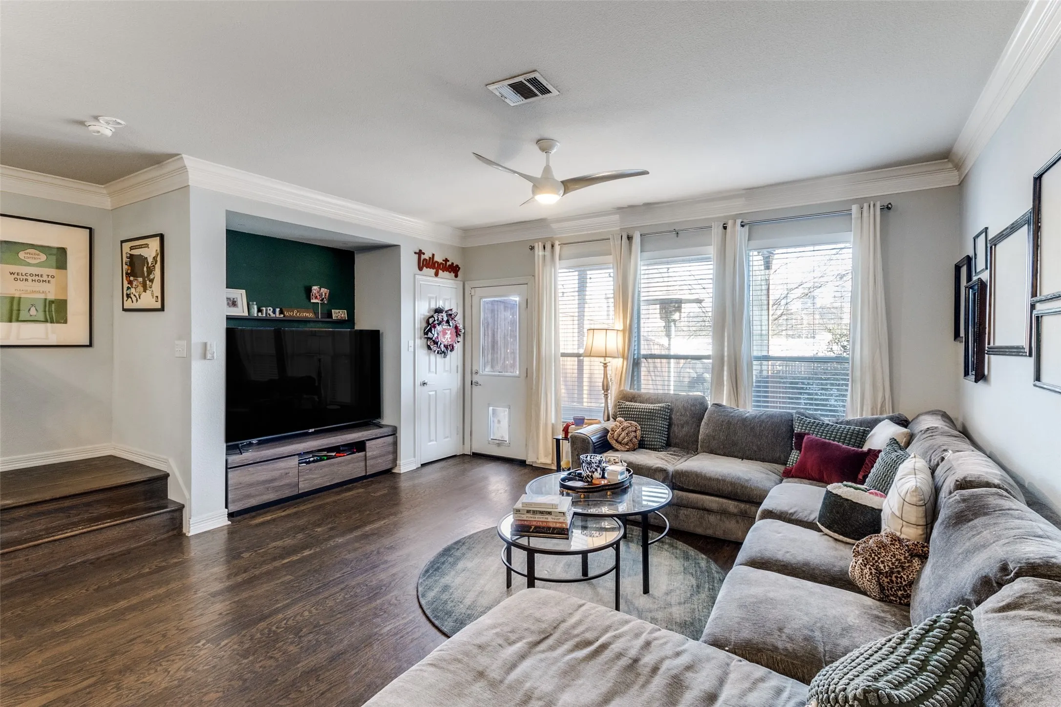 Townhouse For Sale in Dallas County , 2328 Throckmorton Street, Dallas, Texas 75219, 3 Bedroom, 3 Bathroom, 2 Garage spaces, 2,132 Sqft, built in 2005, mls#21293624, Real Estate Agent in Dallas, Homes For Sale in Dallas county, Homes For Sale in Dallas, Realtor in Dallas Texas, Real Estate Brokerage Independent Realty Texas, Luminita Cordes Realtor