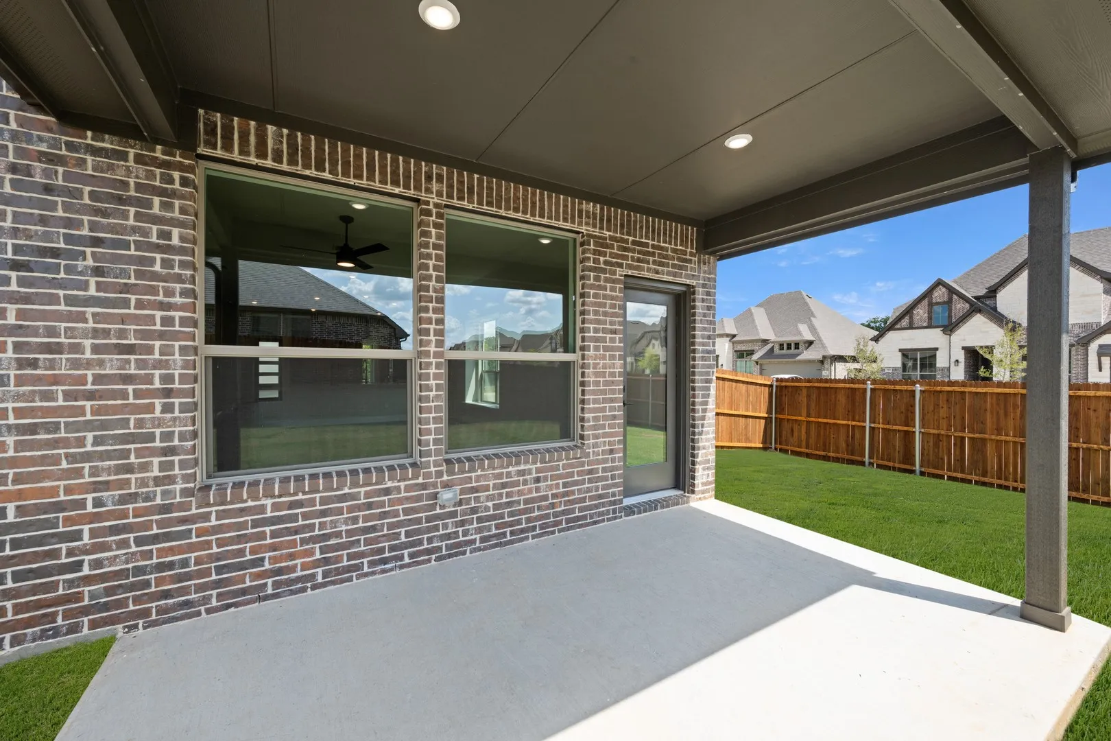 DFW-Mockingbird Hills-Concept 2533-11 Plover Street-Back Exterior-Risewell Homes-3
