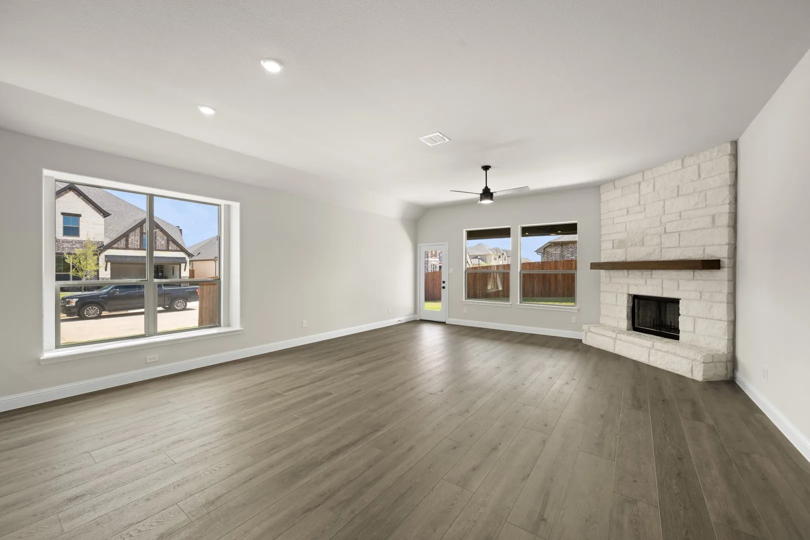 DFW-Mockingbird Hills-Concept 2533-11 Plover Street- Living Room- Risewell Homes
