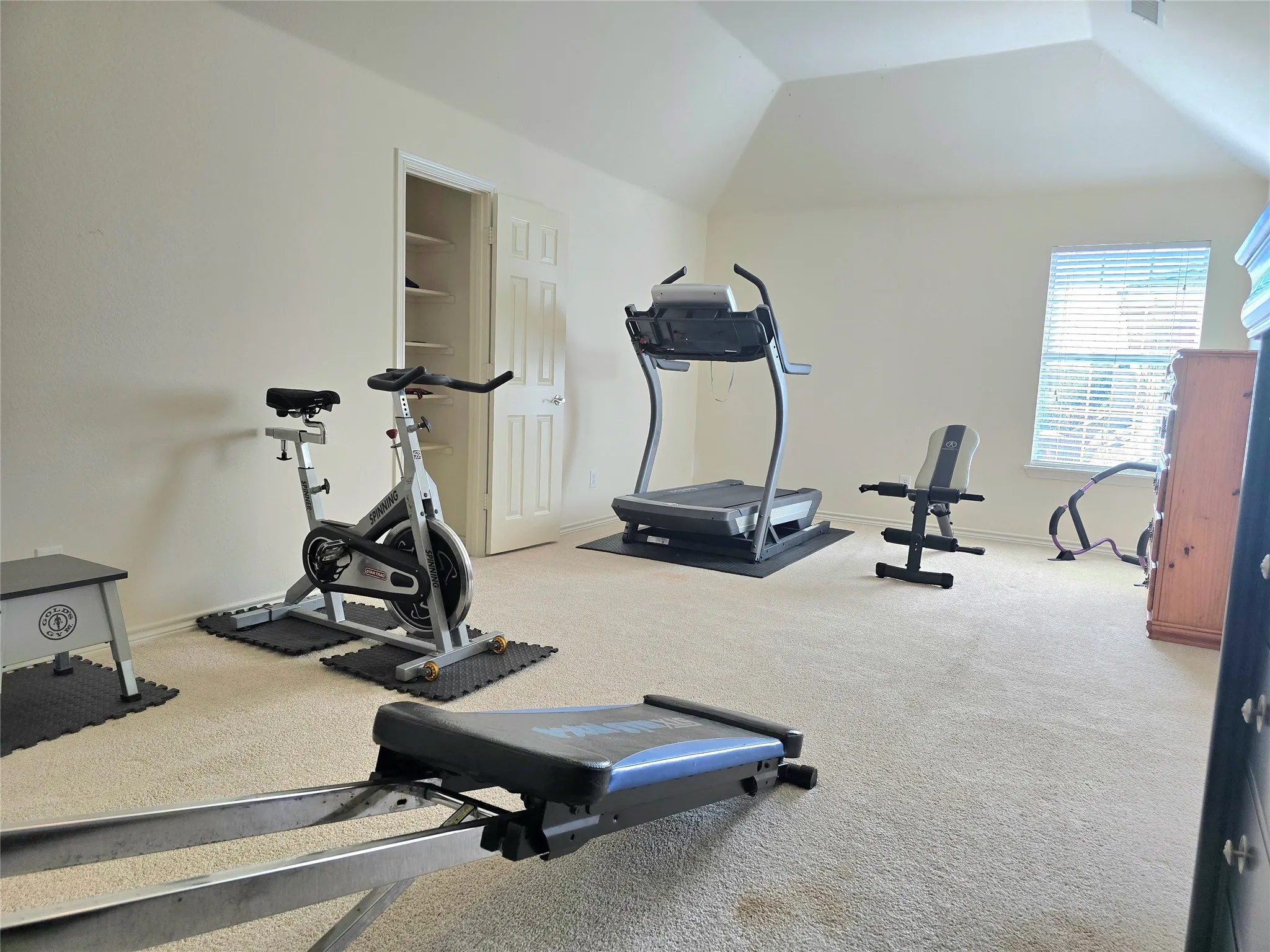 Single Family Residence For Sale in Ellis County , 506 Magnolia Lane, Glenn Heights, Texas 75154, 6 Bedroom, 4 Bathroom, 2 Garage spaces, 4,206 Sqft, built in 2006, mls#21293652, Real Estate Agent in Glenn Heights, Homes For Sale in Ellis county, Homes For Sale in Glenn Heights, Realtor in Glenn Heights Texas, Real Estate Brokerage Independent Realty Texas, Luminita Cordes Realtor
