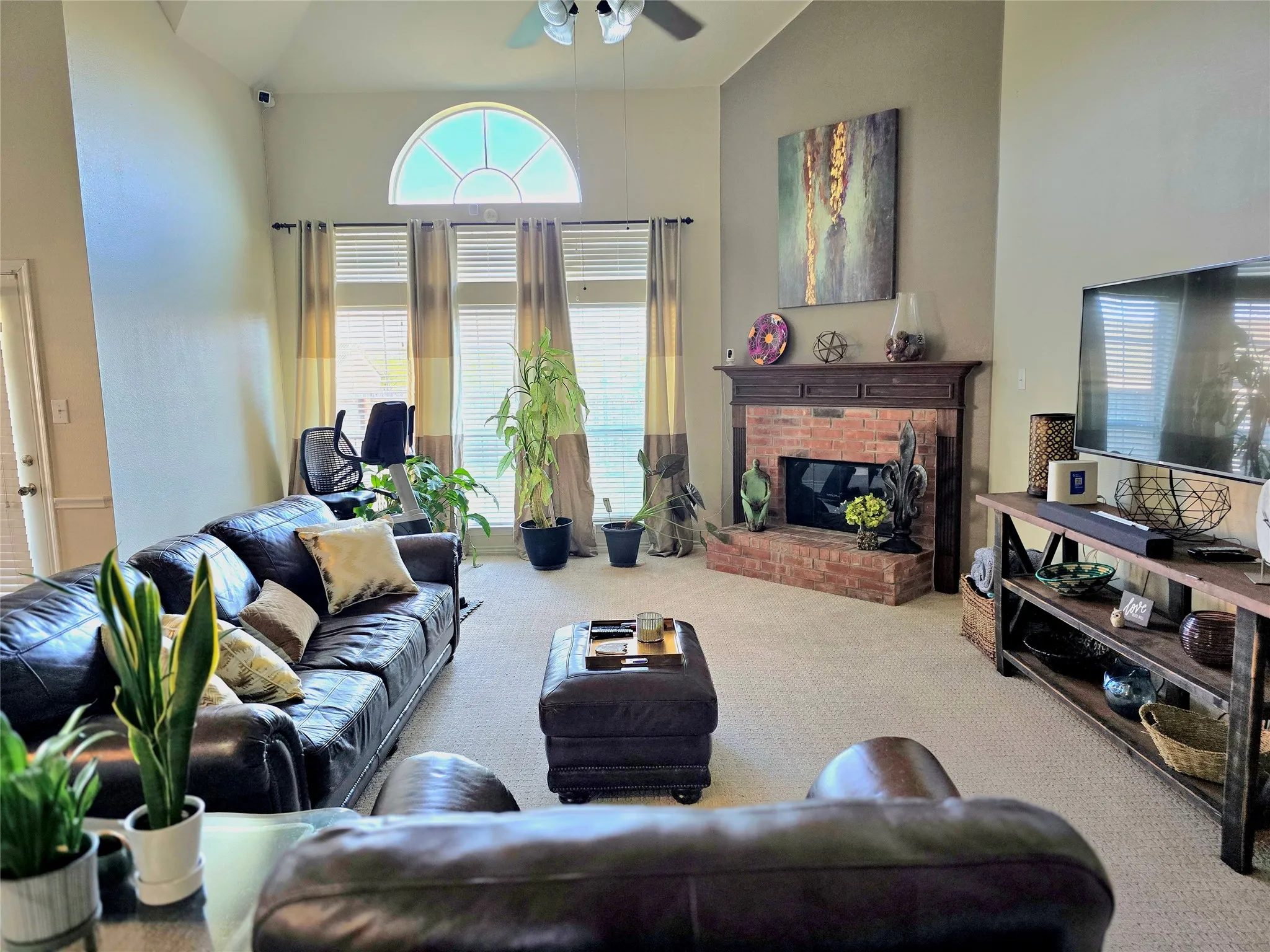 Single Family Residence For Sale in Ellis County , 506 Magnolia Lane, Glenn Heights, Texas 75154, 6 Bedroom, 4 Bathroom, 2 Garage spaces, 4,206 Sqft, built in 2006, mls#21293652, Real Estate Agent in Glenn Heights, Homes For Sale in Ellis county, Homes For Sale in Glenn Heights, Realtor in Glenn Heights Texas, Real Estate Brokerage Independent Realty Texas, Luminita Cordes Realtor