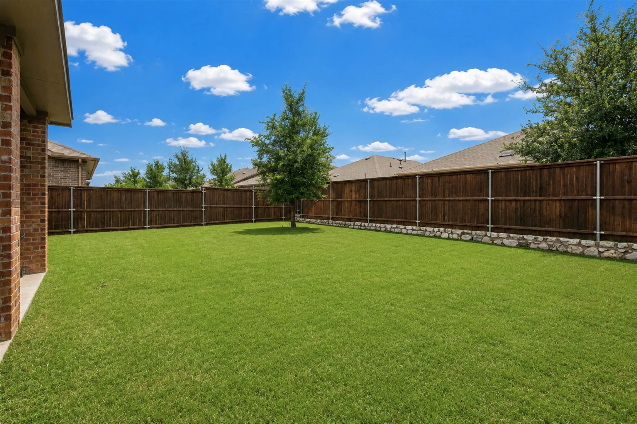 Single Family Residence For Sale in Denton County , 6404 Cheshire Street, Celina, Texas 76227, 4 Bedroom, 3 Bathroom, 2 Garage spaces, 2,738 Sqft, built in 2019, mls#21293431, Real Estate Agent in Celina, Homes For Sale in Denton county, Homes For Sale in Celina, Realtor in Celina Texas, Real Estate Brokerage Independent Realty Texas, Luminita Cordes Realtor