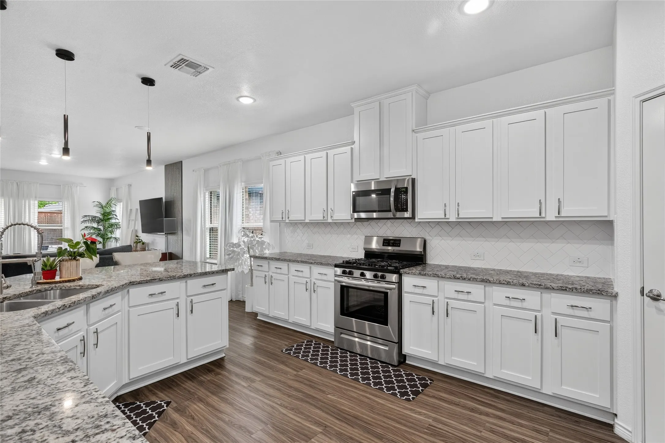 Single Family Residence For Sale in Denton County , 6404 Cheshire Street, Celina, Texas 76227, 4 Bedroom, 3 Bathroom, 2 Garage spaces, 2,738 Sqft, built in 2019, mls#21293431, Real Estate Agent in Celina, Homes For Sale in Denton county, Homes For Sale in Celina, Realtor in Celina Texas, Real Estate Brokerage Independent Realty Texas, Luminita Cordes Realtor