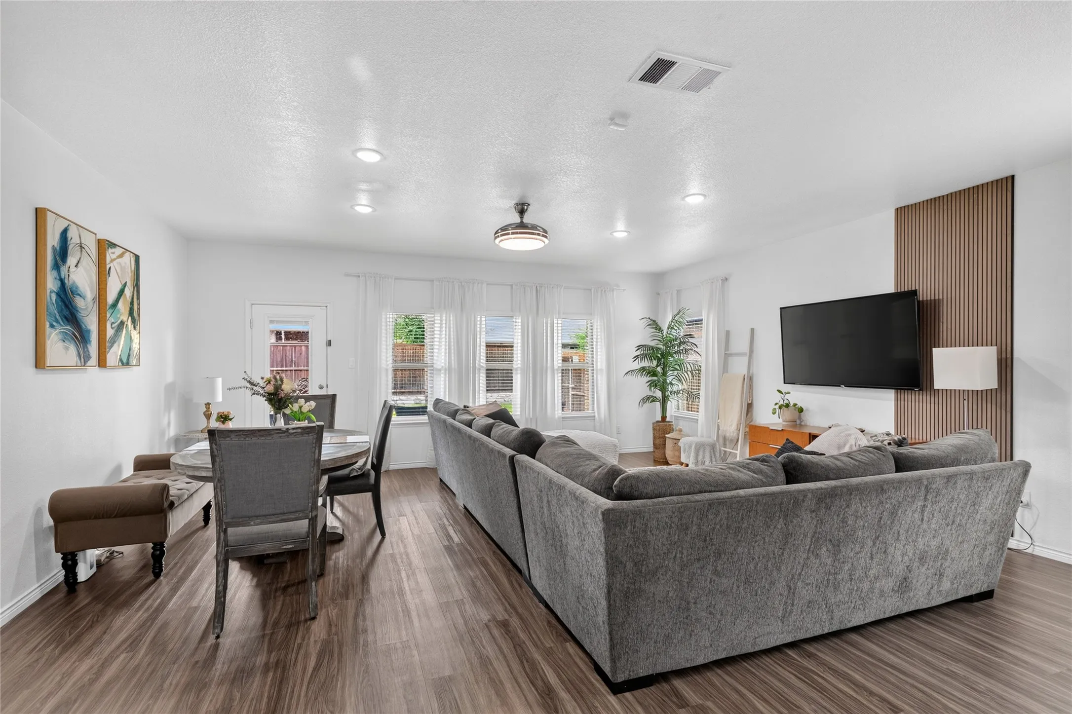 Single Family Residence For Sale in Denton County , 6404 Cheshire Street, Celina, Texas 76227, 4 Bedroom, 3 Bathroom, 2 Garage spaces, 2,738 Sqft, built in 2019, mls#21293431, Real Estate Agent in Celina, Homes For Sale in Denton county, Homes For Sale in Celina, Realtor in Celina Texas, Real Estate Brokerage Independent Realty Texas, Luminita Cordes Realtor