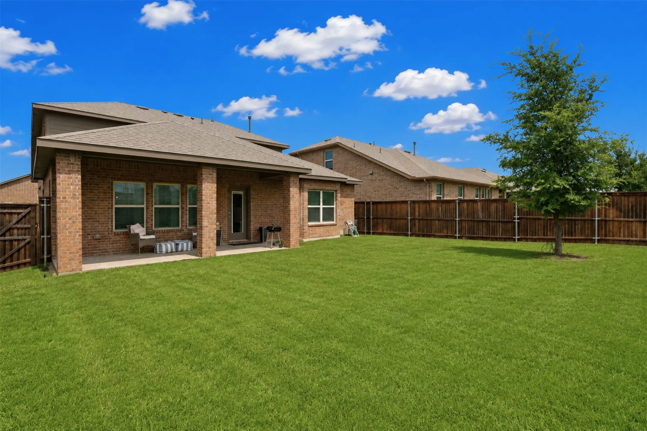 Single Family Residence For Sale in Denton County , 6404 Cheshire Street, Celina, Texas 76227, 4 Bedroom, 3 Bathroom, 2 Garage spaces, 2,738 Sqft, built in 2019, mls#21293431, Real Estate Agent in Celina, Homes For Sale in Denton county, Homes For Sale in Celina, Realtor in Celina Texas, Real Estate Brokerage Independent Realty Texas, Luminita Cordes Realtor