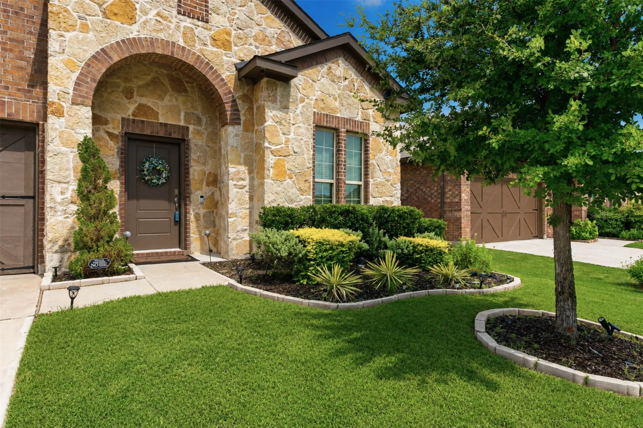 Single Family Residence For Sale in Denton County , 6404 Cheshire Street, Celina, Texas 76227, 4 Bedroom, 3 Bathroom, 2 Garage spaces, 2,738 Sqft, built in 2019, mls#21293431, Real Estate Agent in Celina, Homes For Sale in Denton county, Homes For Sale in Celina, Realtor in Celina Texas, Real Estate Brokerage Independent Realty Texas, Luminita Cordes Realtor