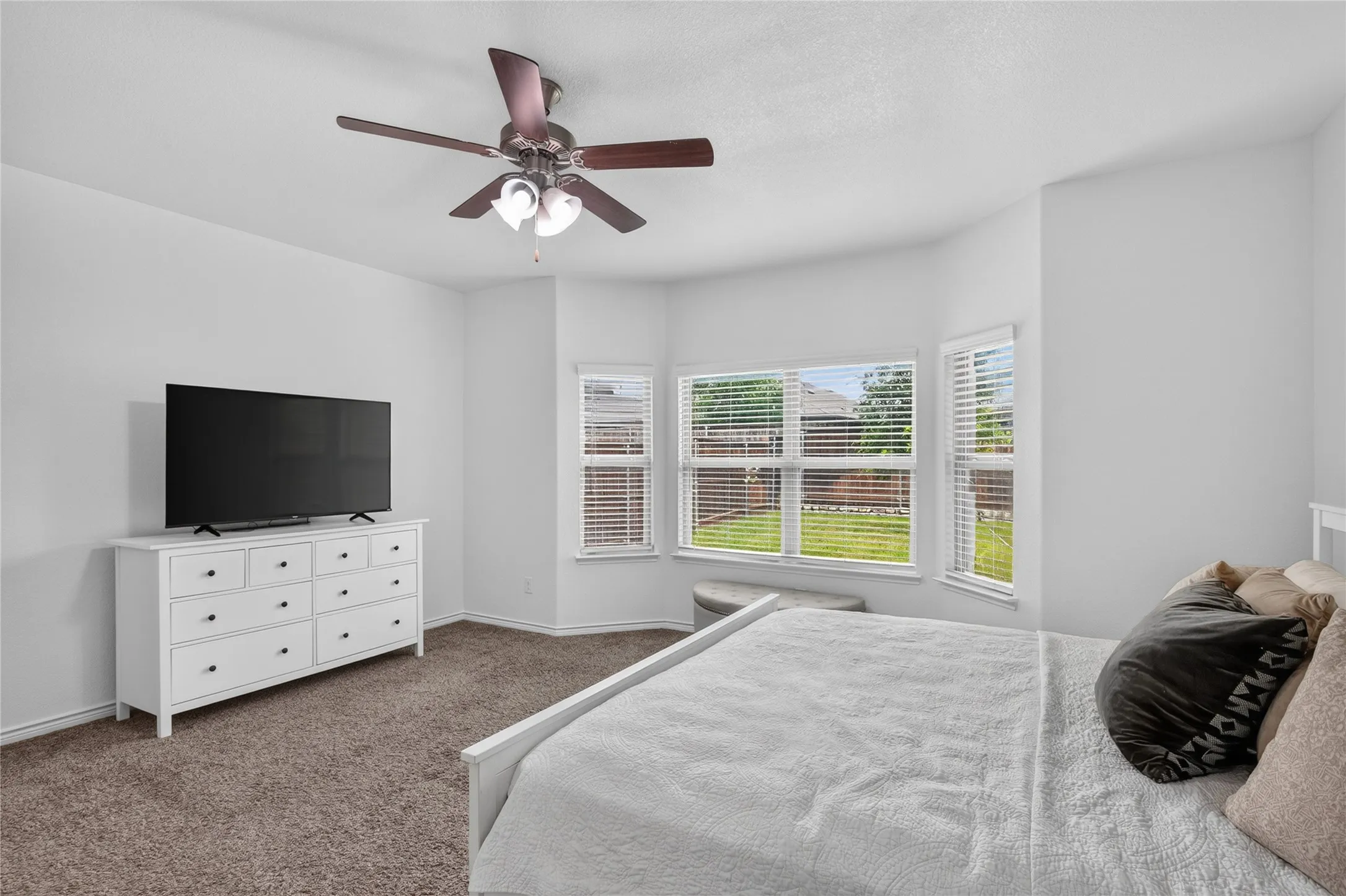 Single Family Residence For Sale in Denton County , 6404 Cheshire Street, Celina, Texas 76227, 4 Bedroom, 3 Bathroom, 2 Garage spaces, 2,738 Sqft, built in 2019, mls#21293431, Real Estate Agent in Celina, Homes For Sale in Denton county, Homes For Sale in Celina, Realtor in Celina Texas, Real Estate Brokerage Independent Realty Texas, Luminita Cordes Realtor