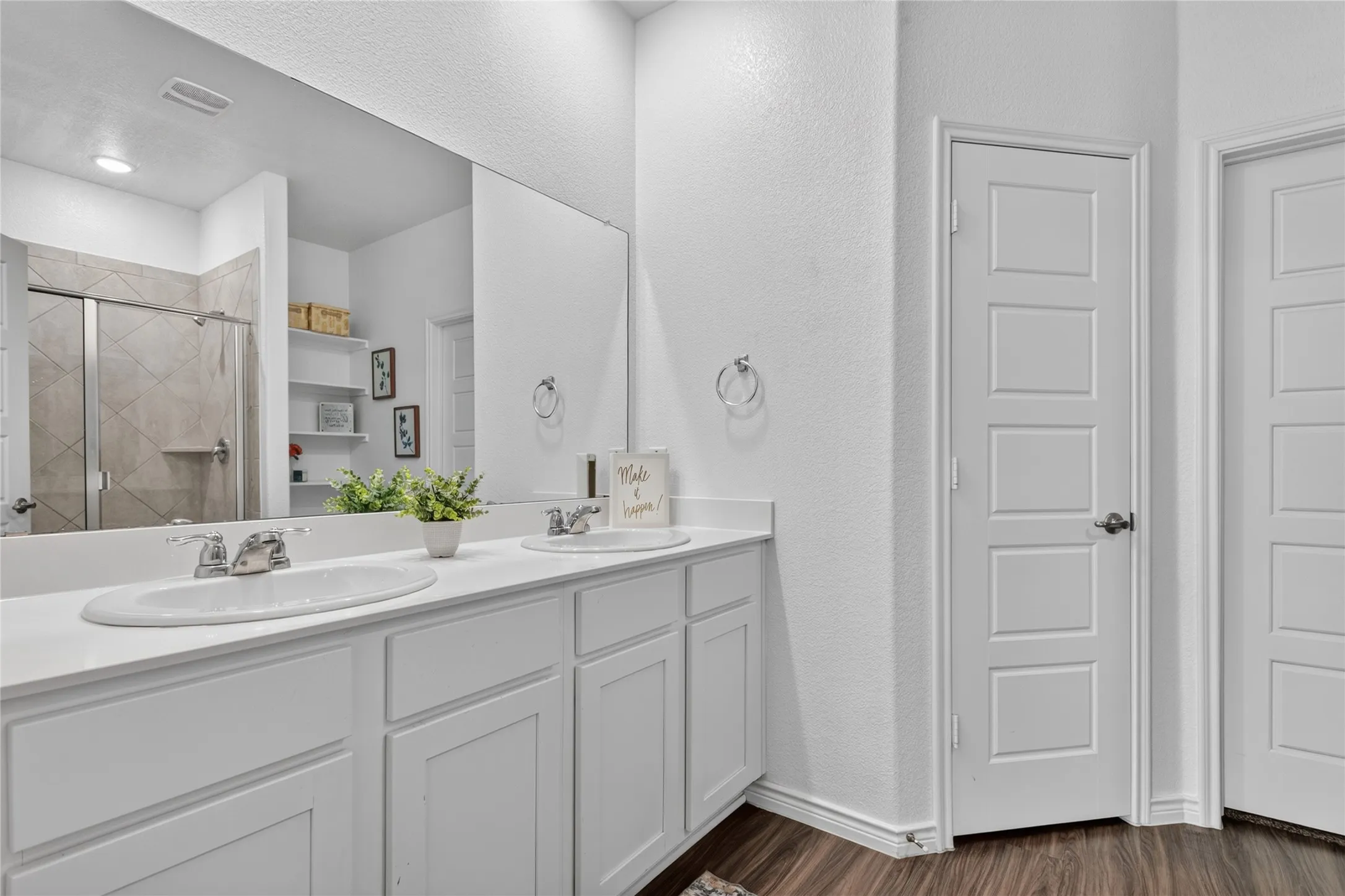 Single Family Residence For Sale in Denton County , 6404 Cheshire Street, Celina, Texas 76227, 4 Bedroom, 3 Bathroom, 2 Garage spaces, 2,738 Sqft, built in 2019, mls#21293431, Real Estate Agent in Celina, Homes For Sale in Denton county, Homes For Sale in Celina, Realtor in Celina Texas, Real Estate Brokerage Independent Realty Texas, Luminita Cordes Realtor