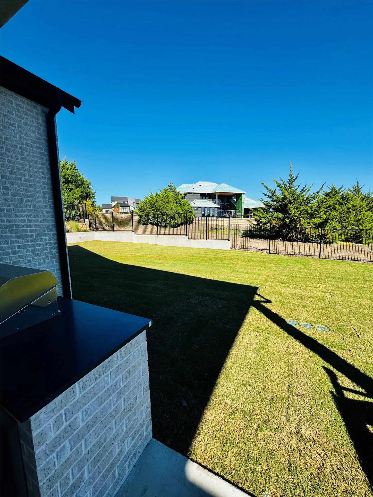 Spacious Fence yard