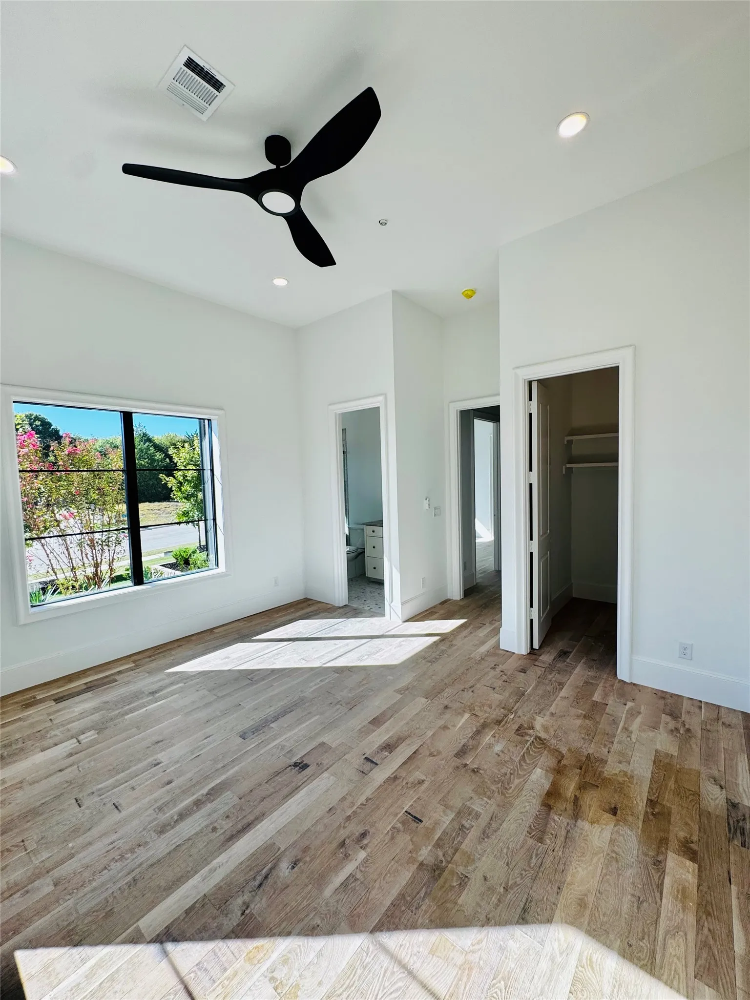 3rd Ensuite with walk in closet