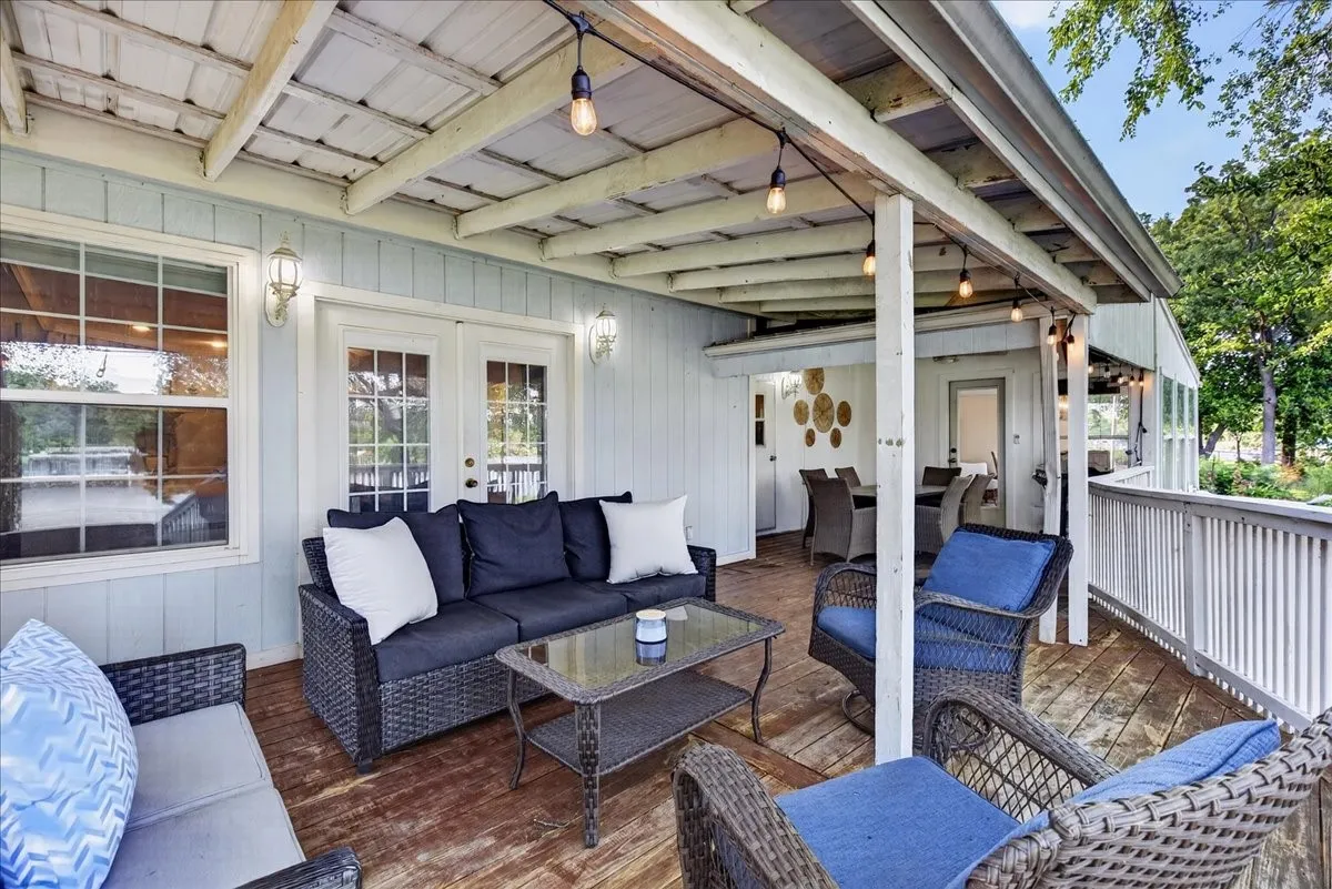 Manufactured Home For Sale in Henderson County , 141 Little River, Mabank, Texas 75156, 4 Bedroom, 2 Bathroom, 2 Garage spaces, 2,032 Sqft, built in 2003, Price $429,900, mls#21293663, Real Estate Agent in Mabank, Homes For Sale in Henderson county, Homes For Sale in Mabank, Realtor in Mabank Texas, Real Estate Brokerage Independent Realty Texas, Luminita Cordes Realtor
