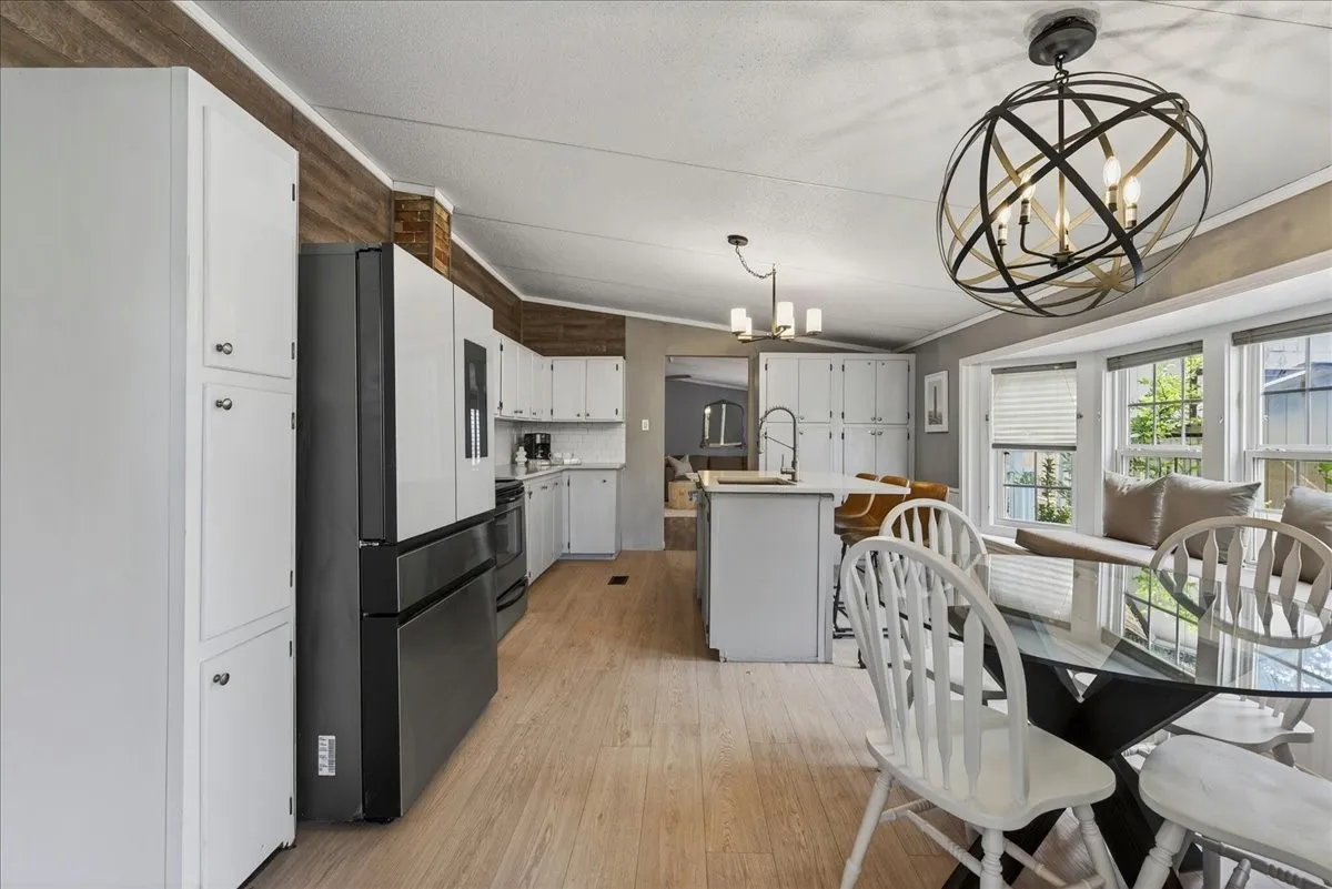 Manufactured Home For Sale in Henderson County , 141 Little River, Mabank, Texas 75156, 4 Bedroom, 2 Bathroom, 2 Garage spaces, 2,032 Sqft, built in 2003, Price $429,900, mls#21293663, Real Estate Agent in Mabank, Homes For Sale in Henderson county, Homes For Sale in Mabank, Realtor in Mabank Texas, Real Estate Brokerage Independent Realty Texas, Luminita Cordes Realtor