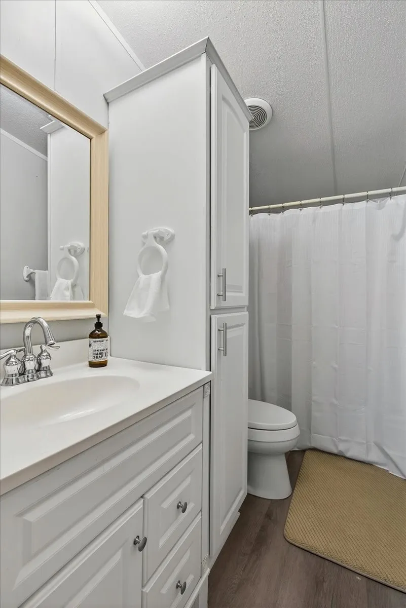 Manufactured Home For Sale in Henderson County , 141 Little River, Mabank, Texas 75156, 4 Bedroom, 2 Bathroom, 2 Garage spaces, 2,032 Sqft, built in 2003, Price $429,900, mls#21293663, Real Estate Agent in Mabank, Homes For Sale in Henderson county, Homes For Sale in Mabank, Realtor in Mabank Texas, Real Estate Brokerage Independent Realty Texas, Luminita Cordes Realtor