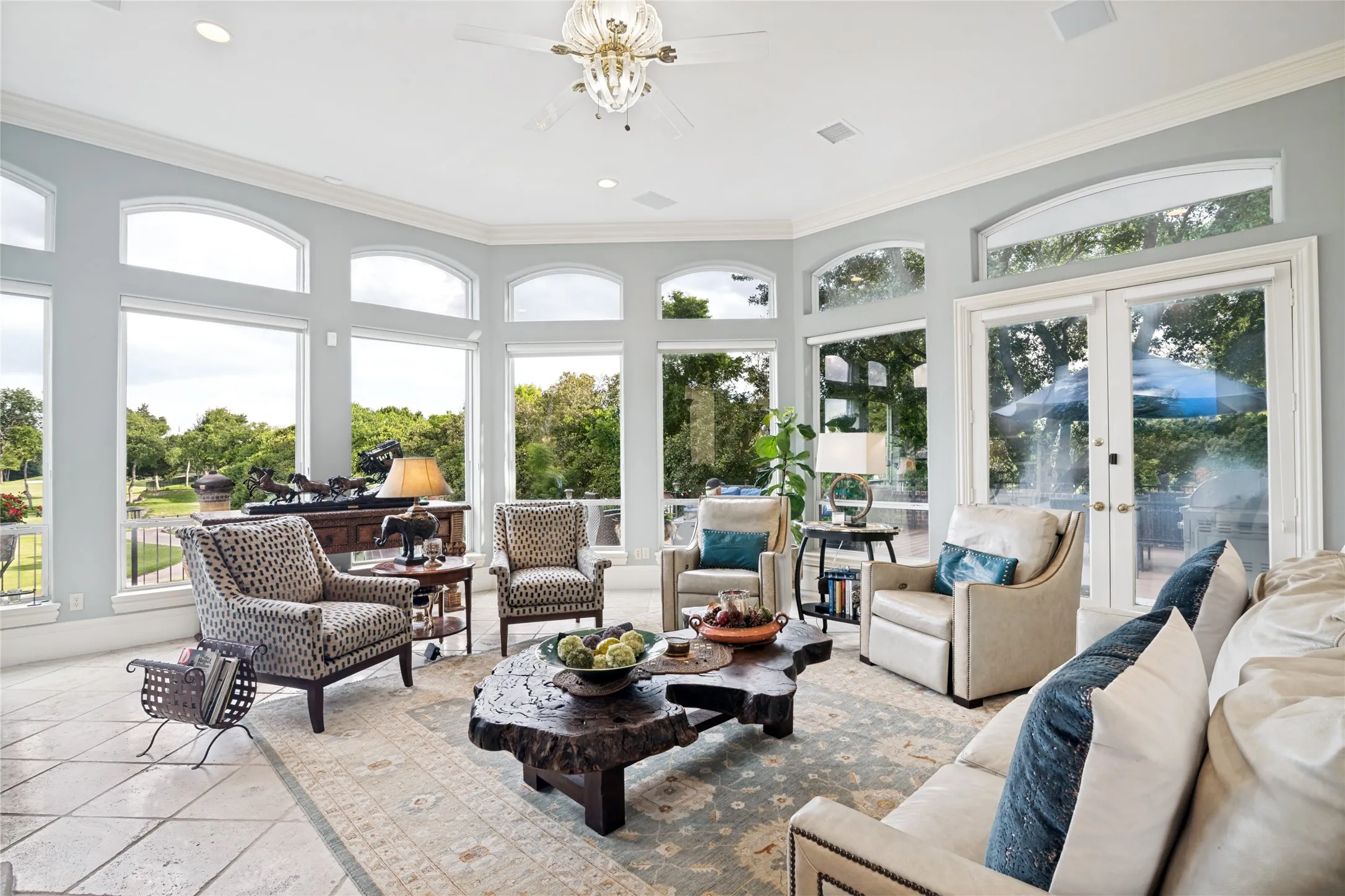 Massive windows highlighting the hard to find views.