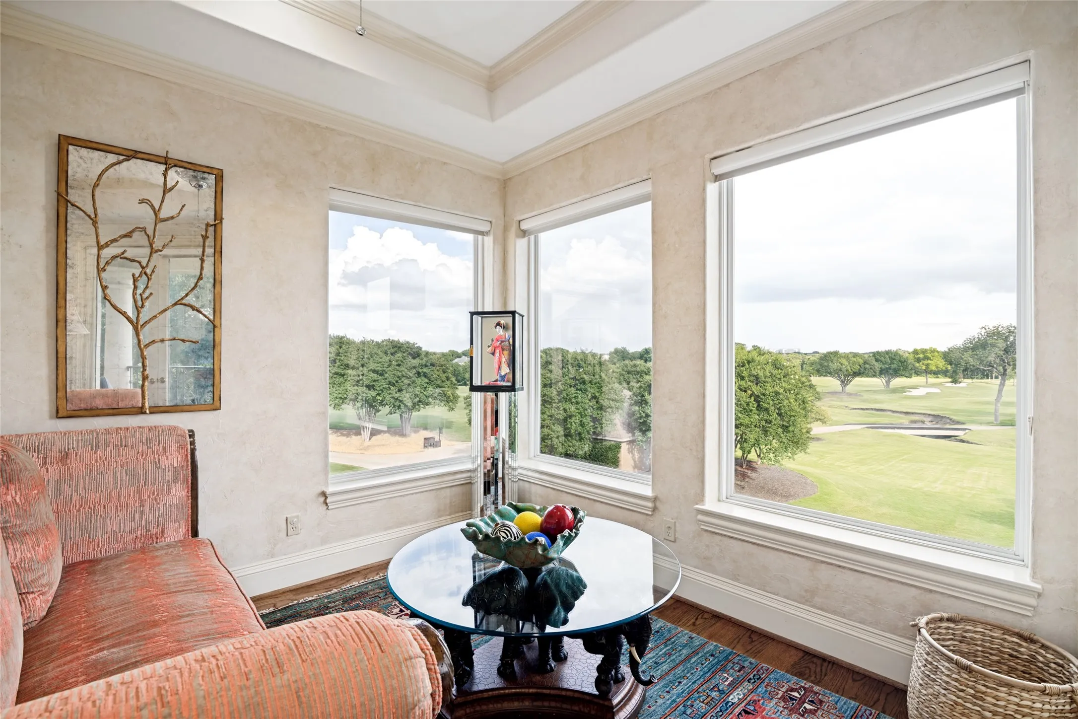 Second sitting area in primary, unobstructed views of golf course