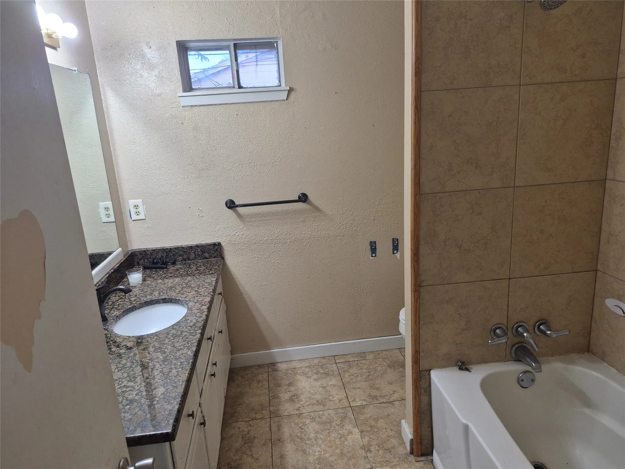 Single Family Residence For Sale in Mc Lennan County , 243 Weldon Drive, Woodway, Texas 76712, 4 Bedroom, 3 Bathroom, Garage spaces, 2,211 Sqft, built in 1974, mls#21293027, Real Estate Agent in Woodway, Homes For Sale in Mc Lennan county, Homes For Sale in Woodway, Realtor in Woodway Texas, Real Estate Brokerage Independent Realty Texas, Luminita Cordes Realtor
