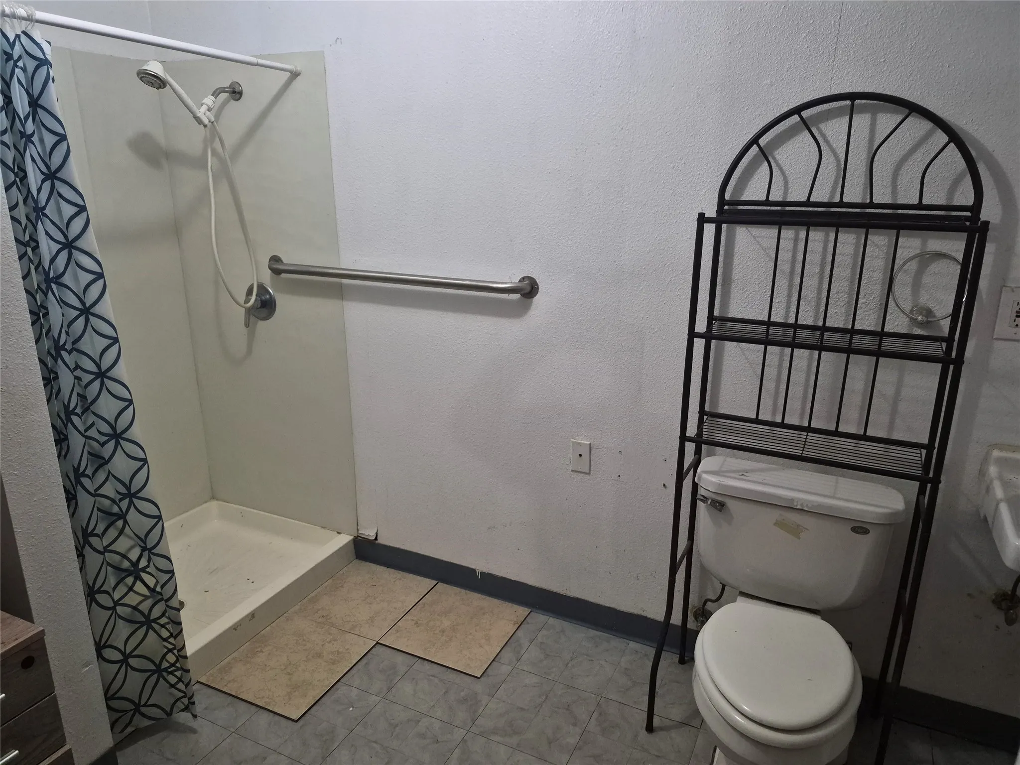 Single Family Residence For Sale in Mc Lennan County , 243 Weldon Drive, Woodway, Texas 76712, 4 Bedroom, 3 Bathroom, Garage spaces, 2,211 Sqft, built in 1974, mls#21293027, Real Estate Agent in Woodway, Homes For Sale in Mc Lennan county, Homes For Sale in Woodway, Realtor in Woodway Texas, Real Estate Brokerage Independent Realty Texas, Luminita Cordes Realtor