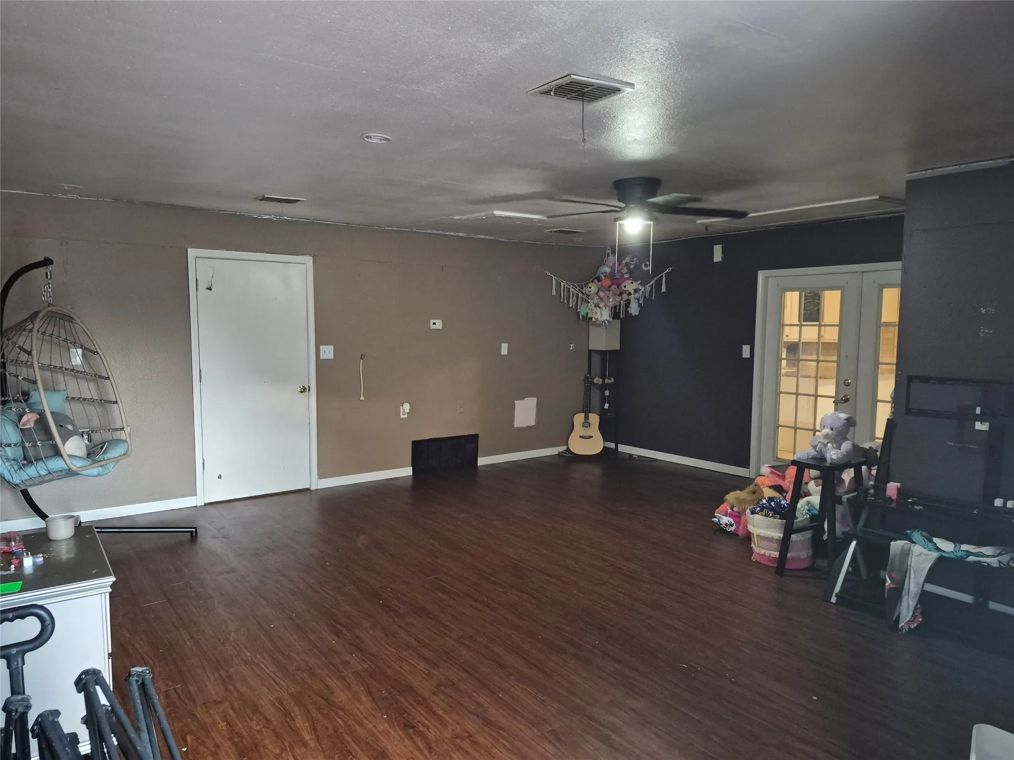Single Family Residence For Sale in Mc Lennan County , 243 Weldon Drive, Woodway, Texas 76712, 4 Bedroom, 3 Bathroom, Garage spaces, 2,211 Sqft, built in 1974, mls#21293027, Real Estate Agent in Woodway, Homes For Sale in Mc Lennan county, Homes For Sale in Woodway, Realtor in Woodway Texas, Real Estate Brokerage Independent Realty Texas, Luminita Cordes Realtor