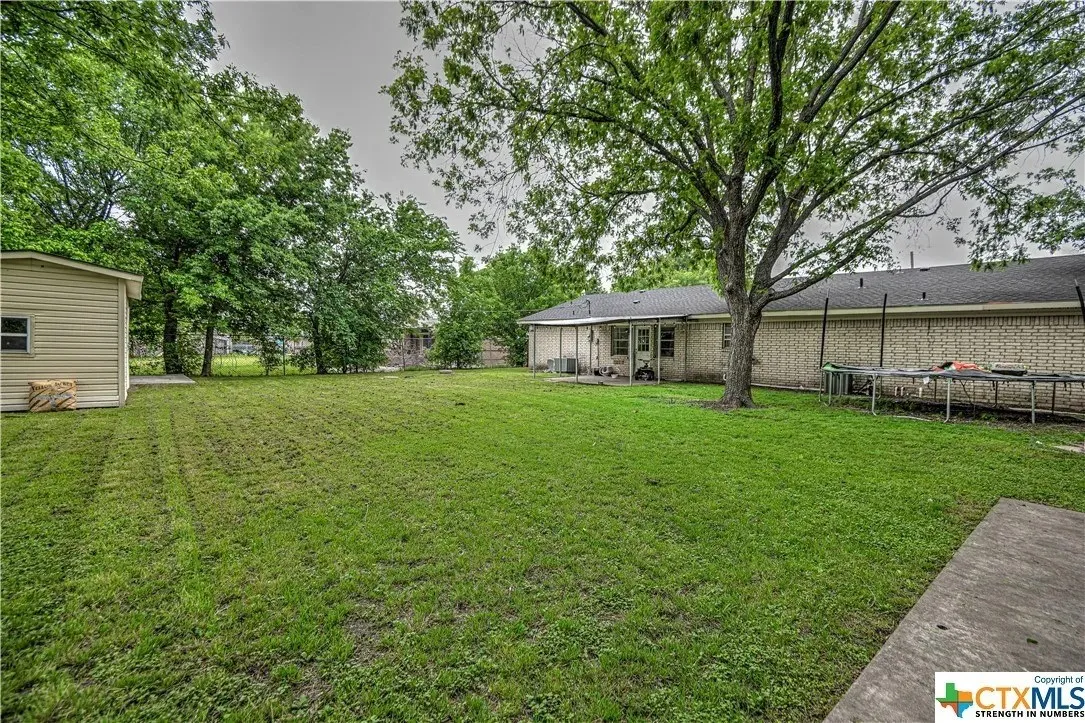 Single Family Residence For Sale in Mc Lennan County , 243 Weldon Drive, Woodway, Texas 76712, 4 Bedroom, 3 Bathroom, Garage spaces, 2,211 Sqft, built in 1974, mls#21293027, Real Estate Agent in Woodway, Homes For Sale in Mc Lennan county, Homes For Sale in Woodway, Realtor in Woodway Texas, Real Estate Brokerage Independent Realty Texas, Luminita Cordes Realtor