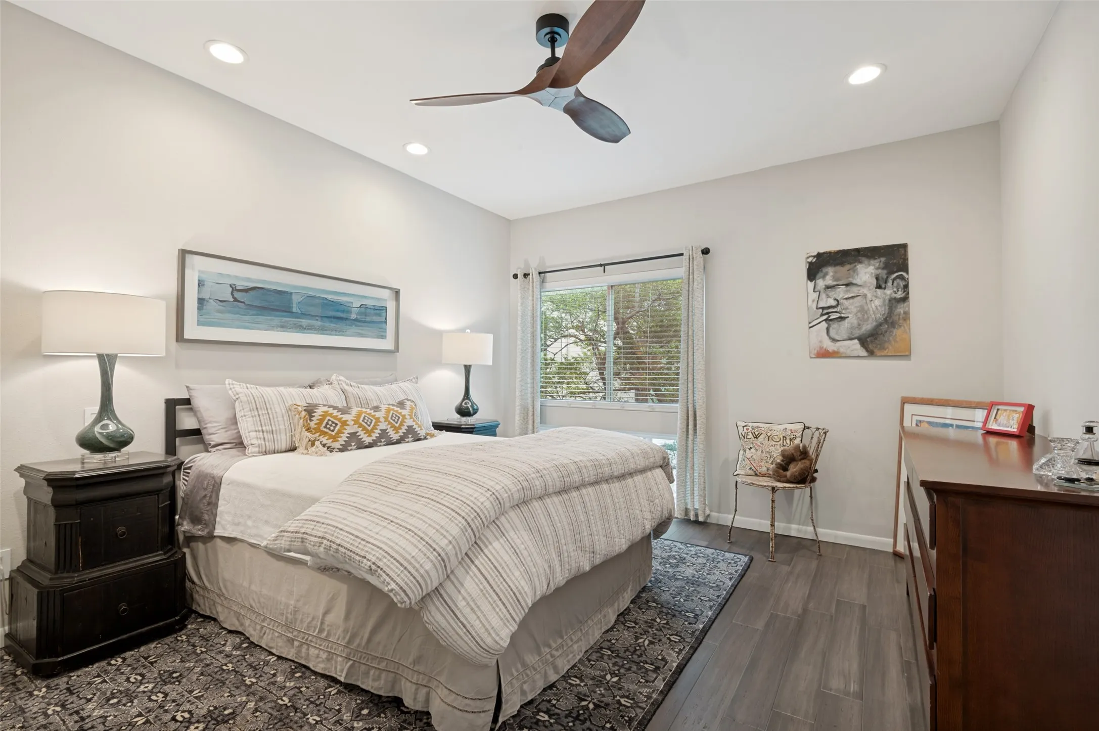 Condominium For Sale in Dallas County , 2509 Welborn Street C, Dallas, Texas 75219, 2 Bedroom, 3 Bathroom, 1 Garage spaces, 1,380 Sqft, built in 1981, mls#21292288, Real Estate Agent in Dallas, Homes For Sale in Dallas county, Homes For Sale in Dallas, Realtor in Dallas Texas, Real Estate Brokerage Independent Realty Texas, Luminita Cordes Realtor