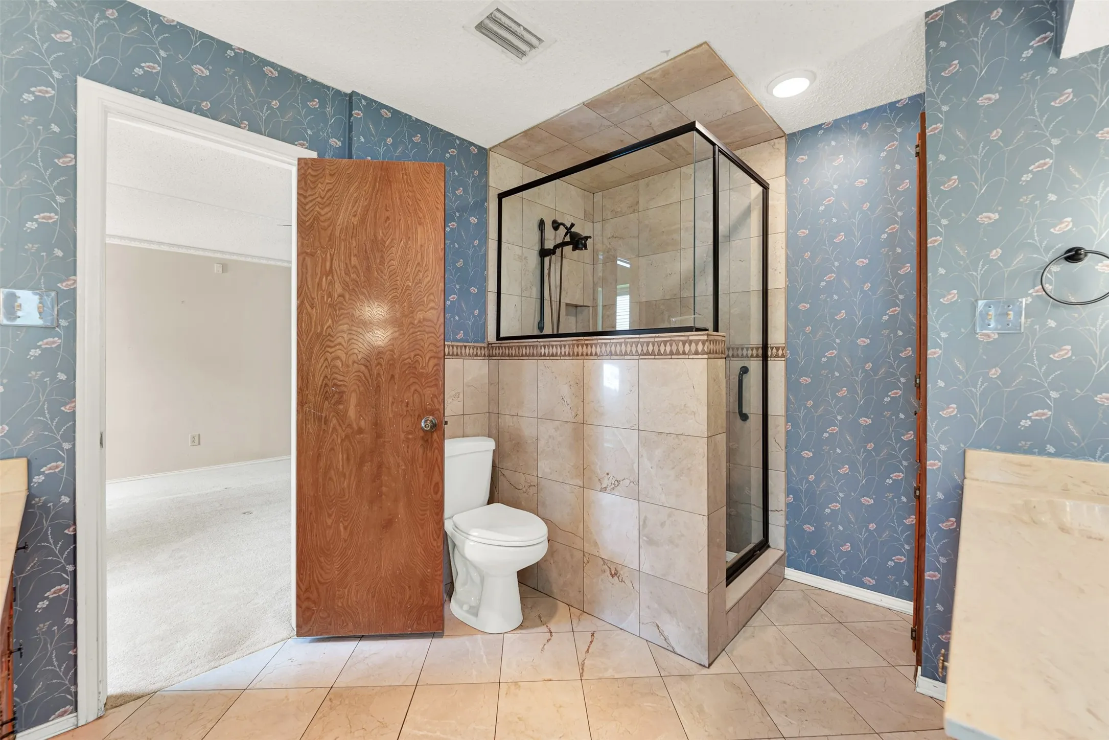 Single Family Residence For Sale in Dallas County , 3205 Cross Timbers Lane, Garland, Texas 75044, 4 Bedroom, 3 Bathroom, 2 Garage spaces, 2,500 Sqft, built in 1978, mls#21283693, Real Estate Agent in Garland, Homes For Sale in Dallas county, Homes For Sale in Garland, Realtor in Garland Texas, Real Estate Brokerage Independent Realty Texas, Luminita Cordes Realtor