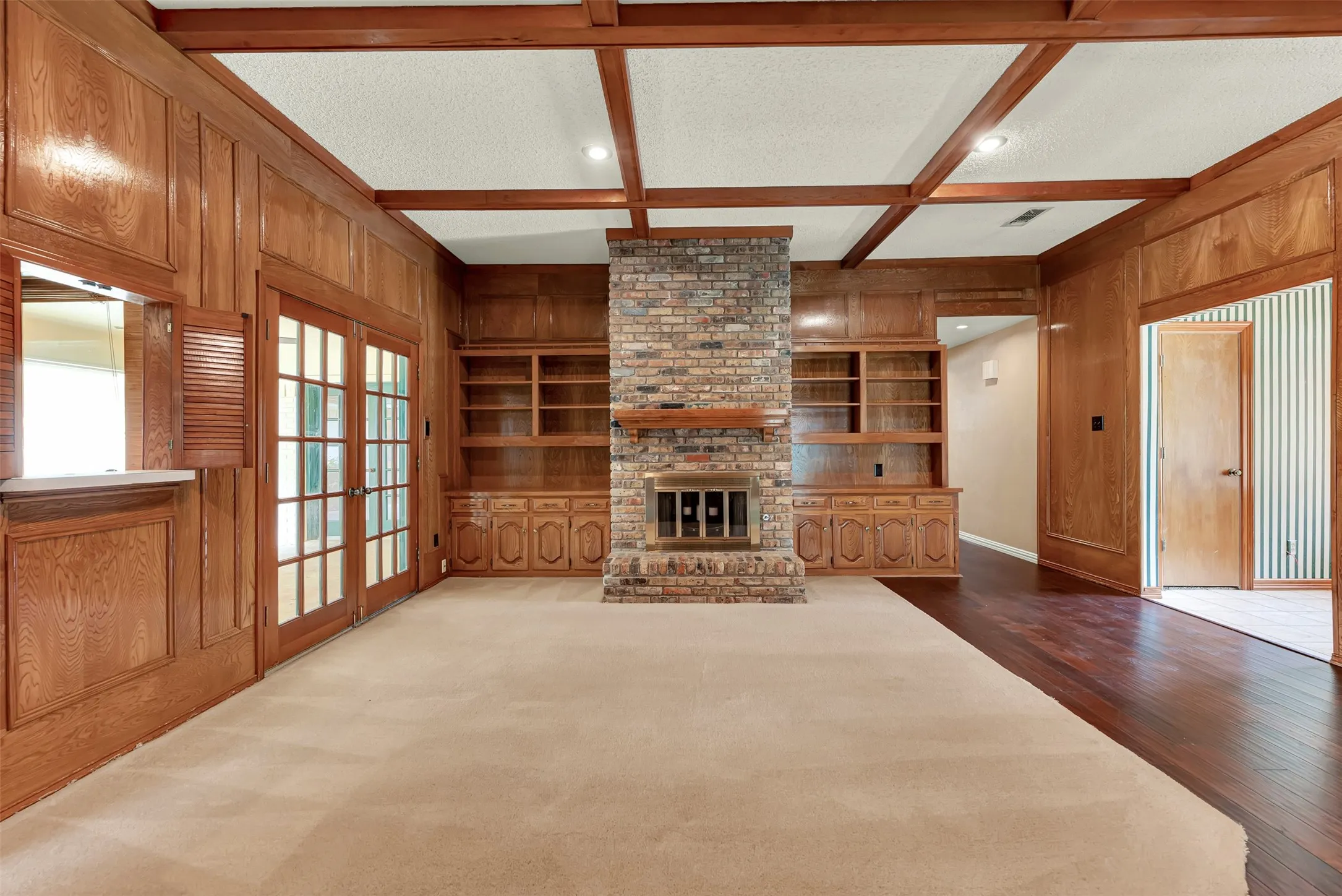 Single Family Residence For Sale in Dallas County , 3205 Cross Timbers Lane, Garland, Texas 75044, 4 Bedroom, 3 Bathroom, 2 Garage spaces, 2,500 Sqft, built in 1978, mls#21283693, Real Estate Agent in Garland, Homes For Sale in Dallas county, Homes For Sale in Garland, Realtor in Garland Texas, Real Estate Brokerage Independent Realty Texas, Luminita Cordes Realtor