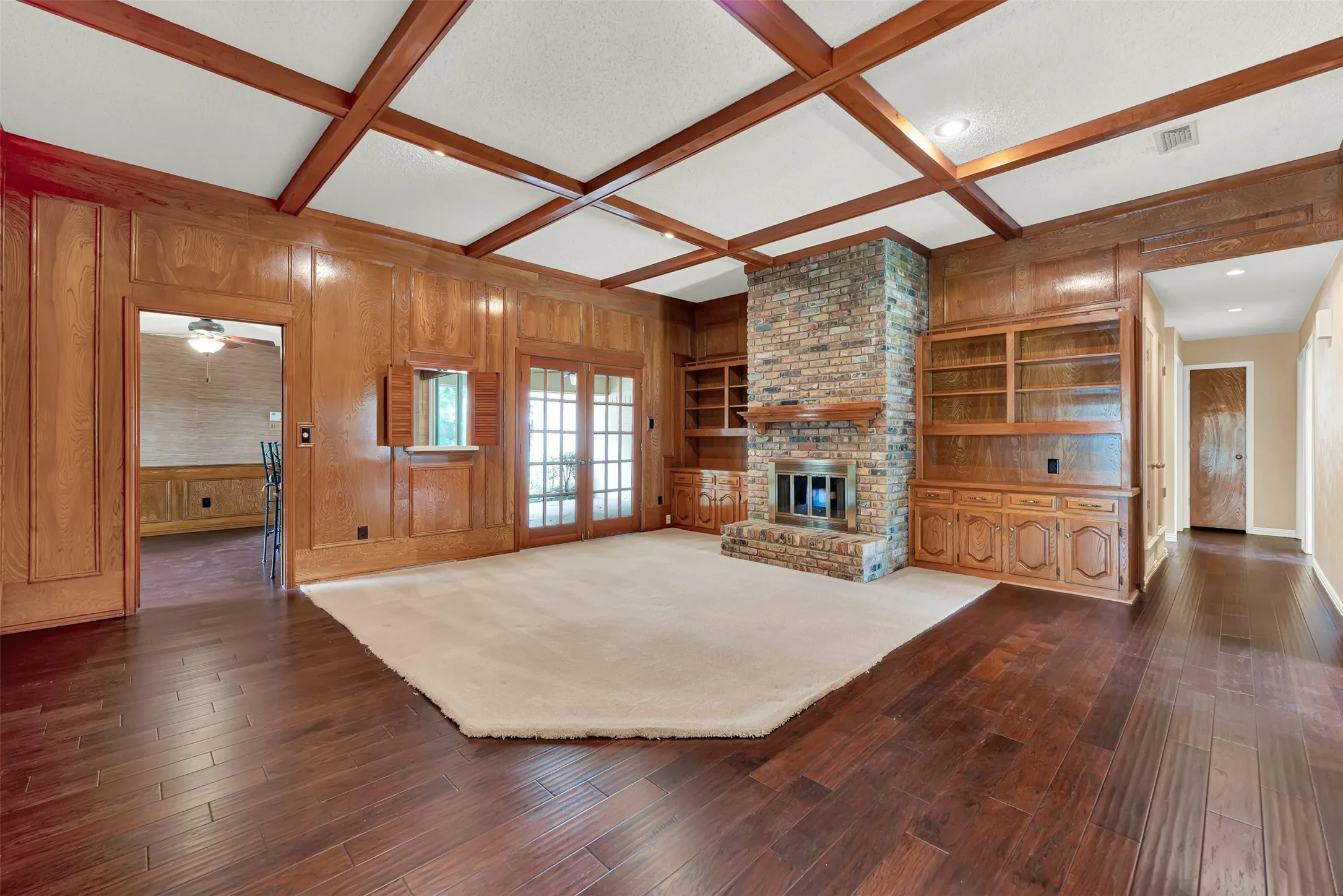 Single Family Residence For Sale in Dallas County , 3205 Cross Timbers Lane, Garland, Texas 75044, 4 Bedroom, 3 Bathroom, 2 Garage spaces, 2,500 Sqft, built in 1978, mls#21283693, Real Estate Agent in Garland, Homes For Sale in Dallas county, Homes For Sale in Garland, Realtor in Garland Texas, Real Estate Brokerage Independent Realty Texas, Luminita Cordes Realtor
