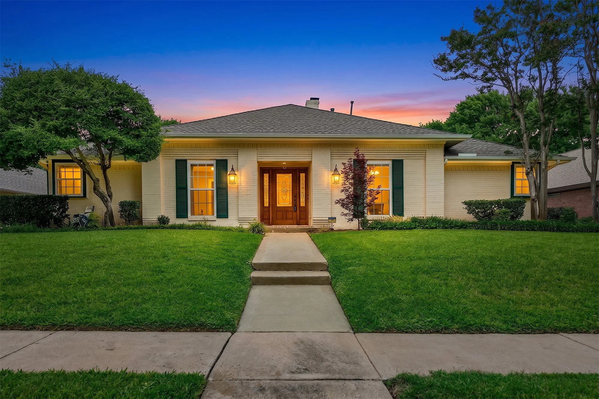 Single Family Residence For Sale in Dallas County , 3205 Cross Timbers Lane, Garland, Texas 75044, 4 Bedroom, 3 Bathroom, 2 Garage spaces, 2,500 Sqft, built in 1978, mls#21283693, Real Estate Agent in Garland, Homes For Sale in Dallas county, Homes For Sale in Garland, Realtor in Garland Texas, Real Estate Brokerage Independent Realty Texas, Luminita Cordes Realtor