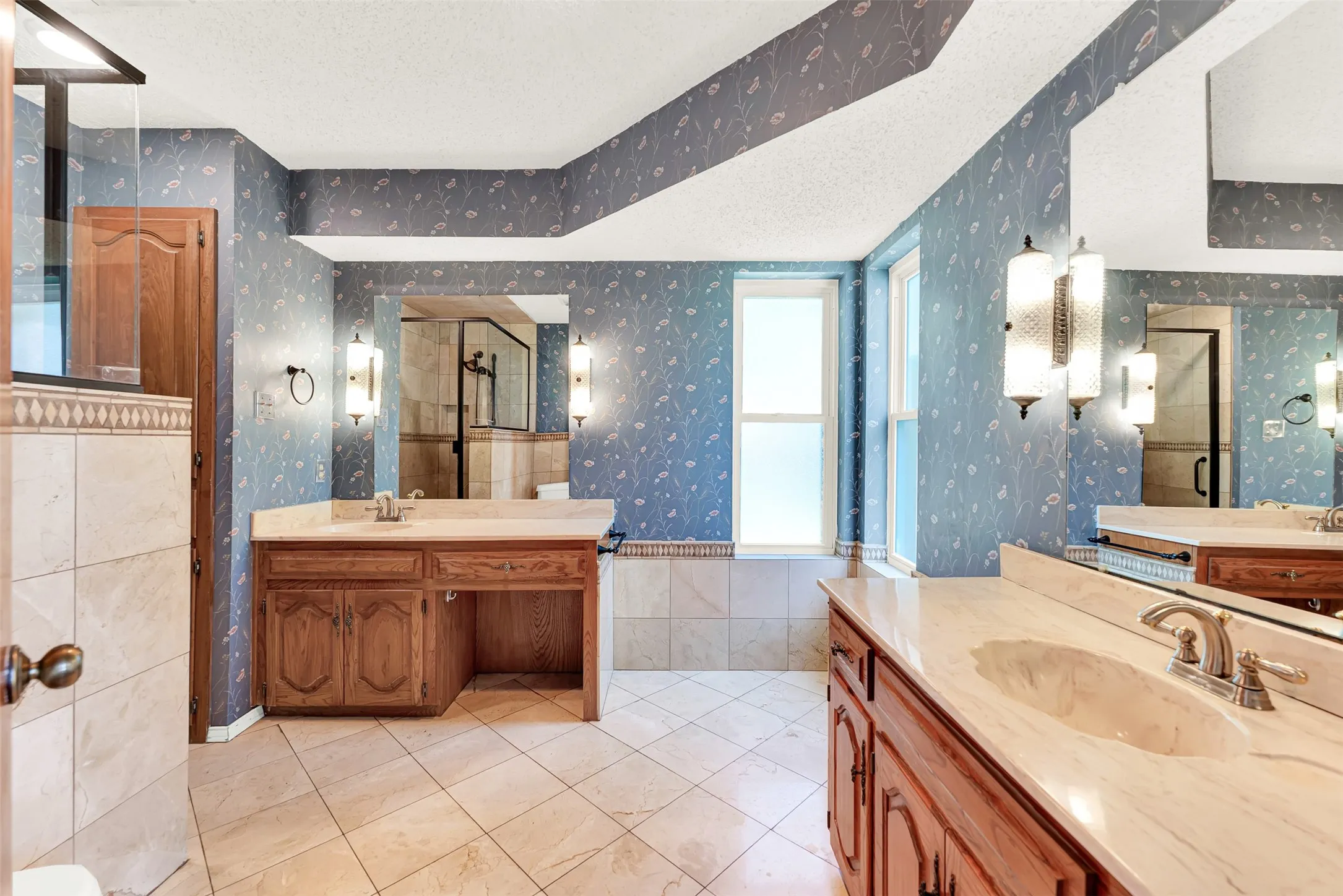 Single Family Residence For Sale in Dallas County , 3205 Cross Timbers Lane, Garland, Texas 75044, 4 Bedroom, 3 Bathroom, 2 Garage spaces, 2,500 Sqft, built in 1978, mls#21283693, Real Estate Agent in Garland, Homes For Sale in Dallas county, Homes For Sale in Garland, Realtor in Garland Texas, Real Estate Brokerage Independent Realty Texas, Luminita Cordes Realtor
