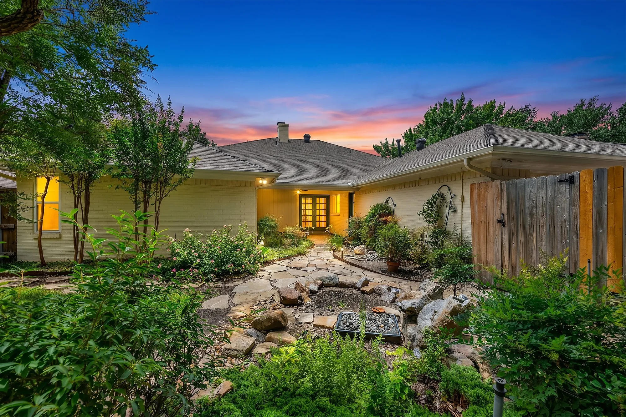 Single Family Residence For Sale in Dallas County , 3205 Cross Timbers Lane, Garland, Texas 75044, 4 Bedroom, 3 Bathroom, 2 Garage spaces, 2,500 Sqft, built in 1978, mls#21283693, Real Estate Agent in Garland, Homes For Sale in Dallas county, Homes For Sale in Garland, Realtor in Garland Texas, Real Estate Brokerage Independent Realty Texas, Luminita Cordes Realtor