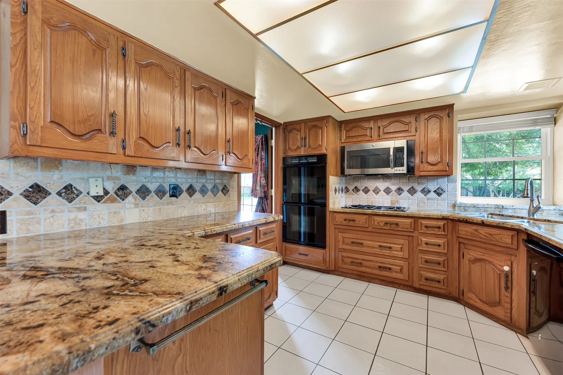 Single Family Residence For Sale in Dallas County , 3205 Cross Timbers Lane, Garland, Texas 75044, 4 Bedroom, 3 Bathroom, 2 Garage spaces, 2,500 Sqft, built in 1978, mls#21283693, Real Estate Agent in Garland, Homes For Sale in Dallas county, Homes For Sale in Garland, Realtor in Garland Texas, Real Estate Brokerage Independent Realty Texas, Luminita Cordes Realtor