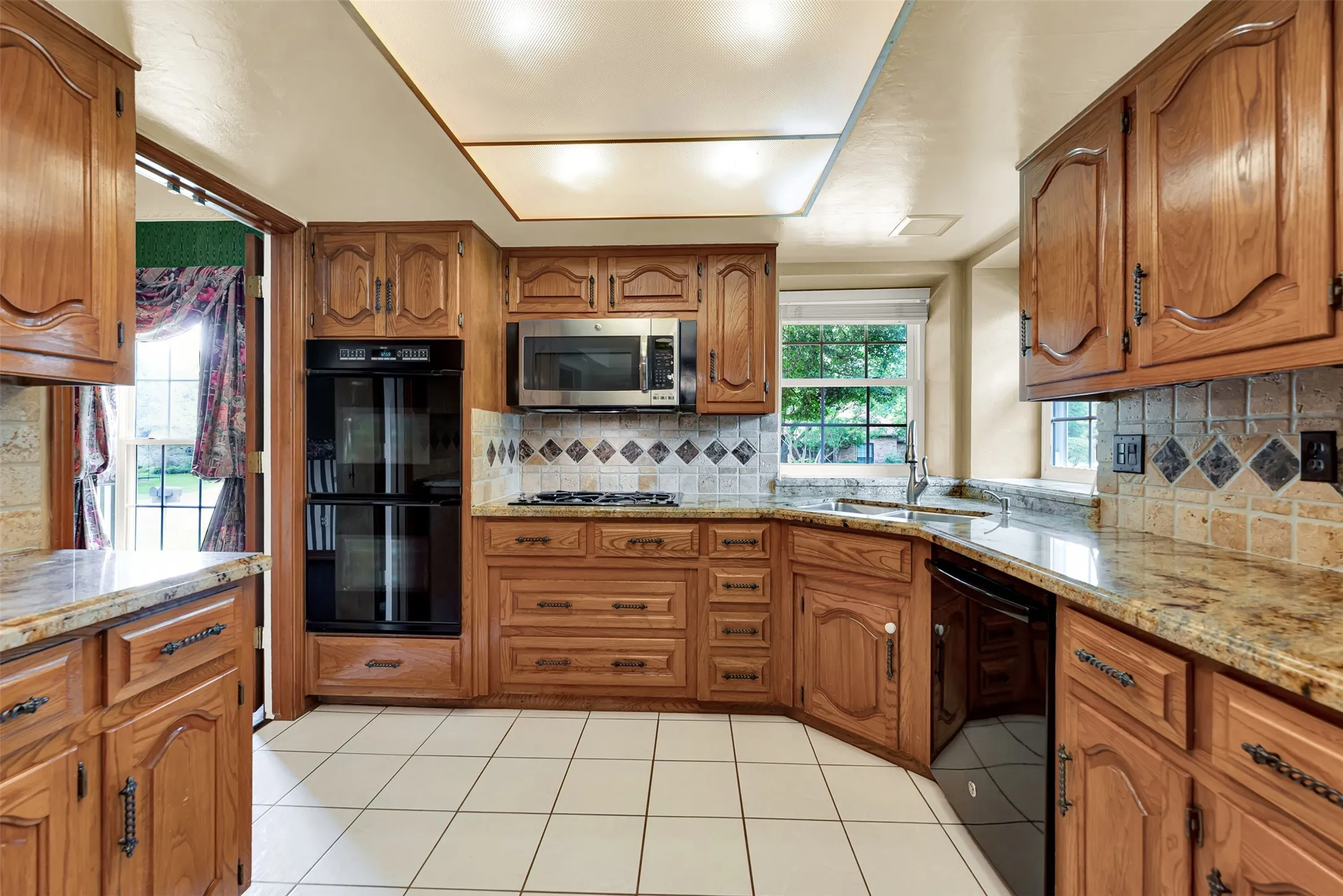 Single Family Residence For Sale in Dallas County , 3205 Cross Timbers Lane, Garland, Texas 75044, 4 Bedroom, 3 Bathroom, 2 Garage spaces, 2,500 Sqft, built in 1978, mls#21283693, Real Estate Agent in Garland, Homes For Sale in Dallas county, Homes For Sale in Garland, Realtor in Garland Texas, Real Estate Brokerage Independent Realty Texas, Luminita Cordes Realtor