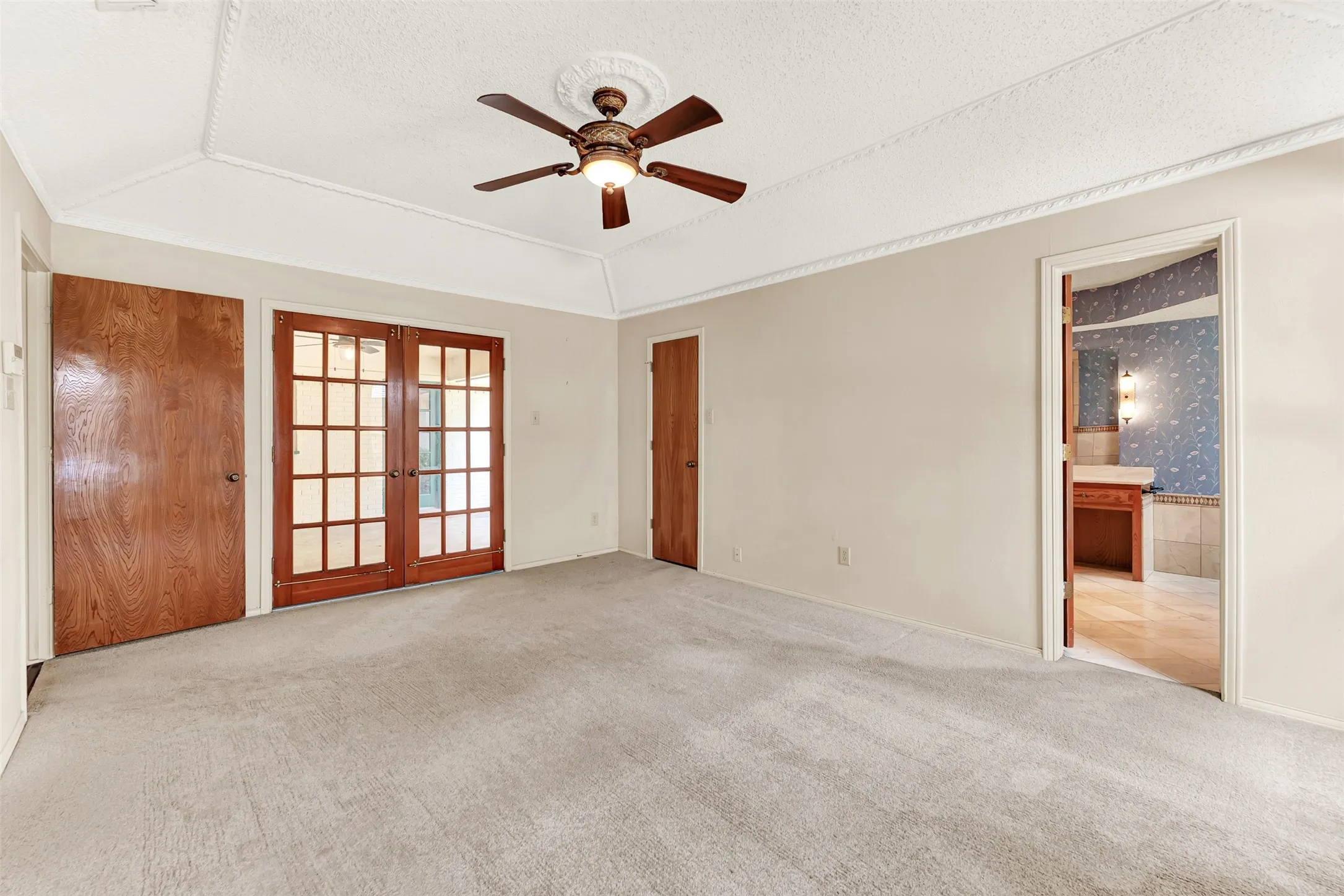 Single Family Residence For Sale in Dallas County , 3205 Cross Timbers Lane, Garland, Texas 75044, 4 Bedroom, 3 Bathroom, 2 Garage spaces, 2,500 Sqft, built in 1978, mls#21283693, Real Estate Agent in Garland, Homes For Sale in Dallas county, Homes For Sale in Garland, Realtor in Garland Texas, Real Estate Brokerage Independent Realty Texas, Luminita Cordes Realtor