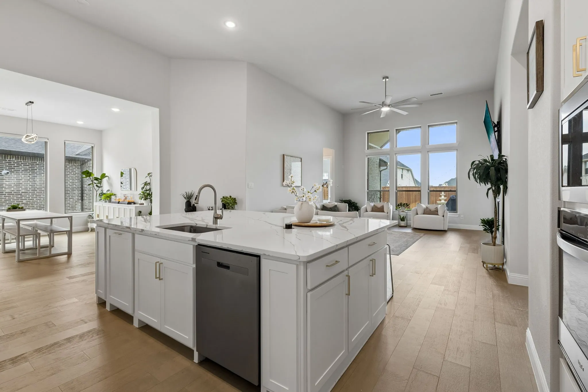 Single Family Residence For Sale in Dallas County , 404 Lacey Oak Lane, Wylie, Texas 75098, 4 Bedroom, 4 Bathroom, 3 Garage spaces, 2,965 Sqft, built in 2024, mls#21286931, Real Estate Agent in Wylie, Homes For Sale in Dallas county, Homes For Sale in Wylie, Realtor in Wylie Texas, Real Estate Brokerage Independent Realty Texas, Luminita Cordes Realtor