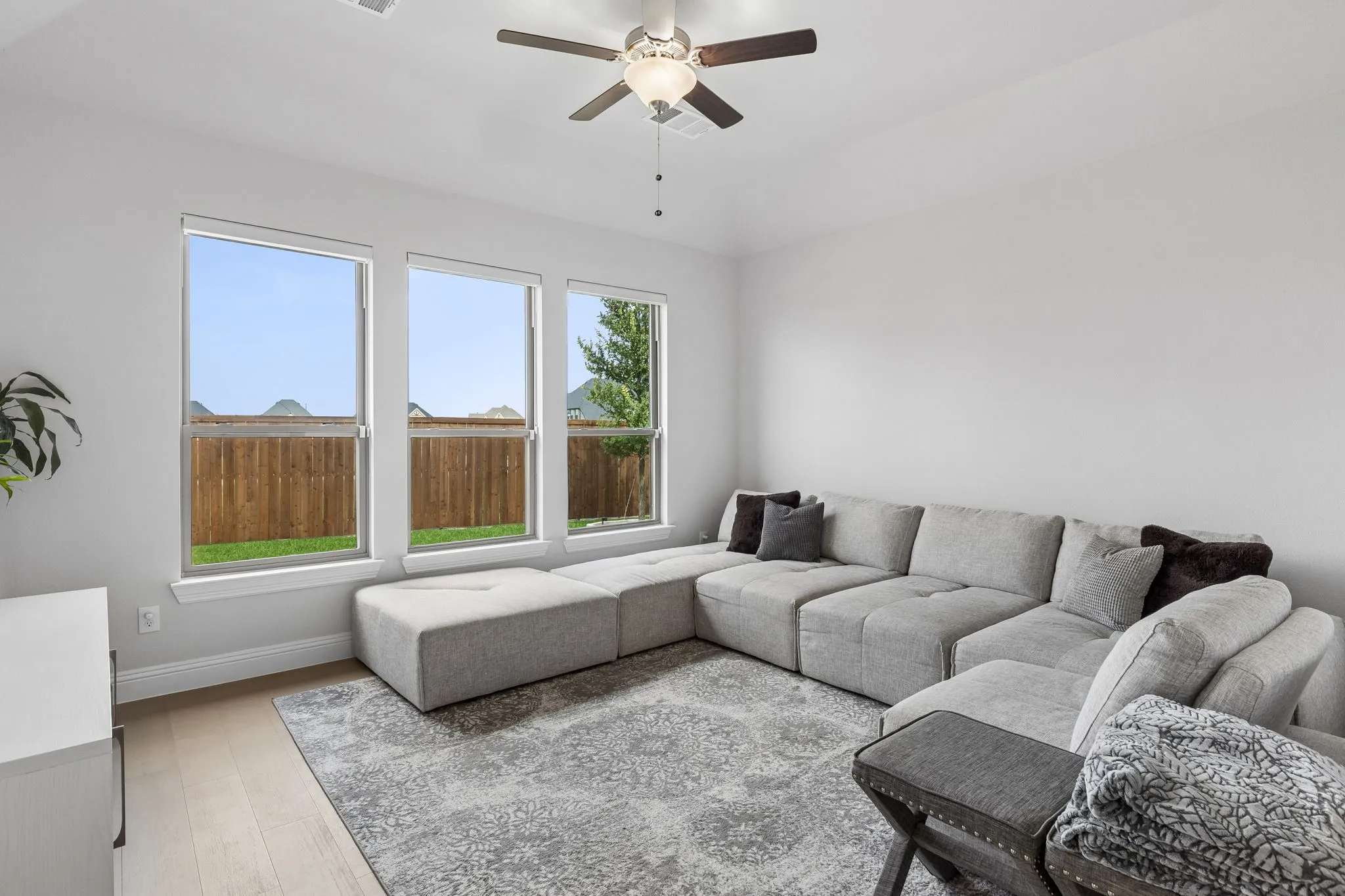 Single Family Residence For Sale in Dallas County , 404 Lacey Oak Lane, Wylie, Texas 75098, 4 Bedroom, 4 Bathroom, 3 Garage spaces, 2,965 Sqft, built in 2024, mls#21286931, Real Estate Agent in Wylie, Homes For Sale in Dallas county, Homes For Sale in Wylie, Realtor in Wylie Texas, Real Estate Brokerage Independent Realty Texas, Luminita Cordes Realtor