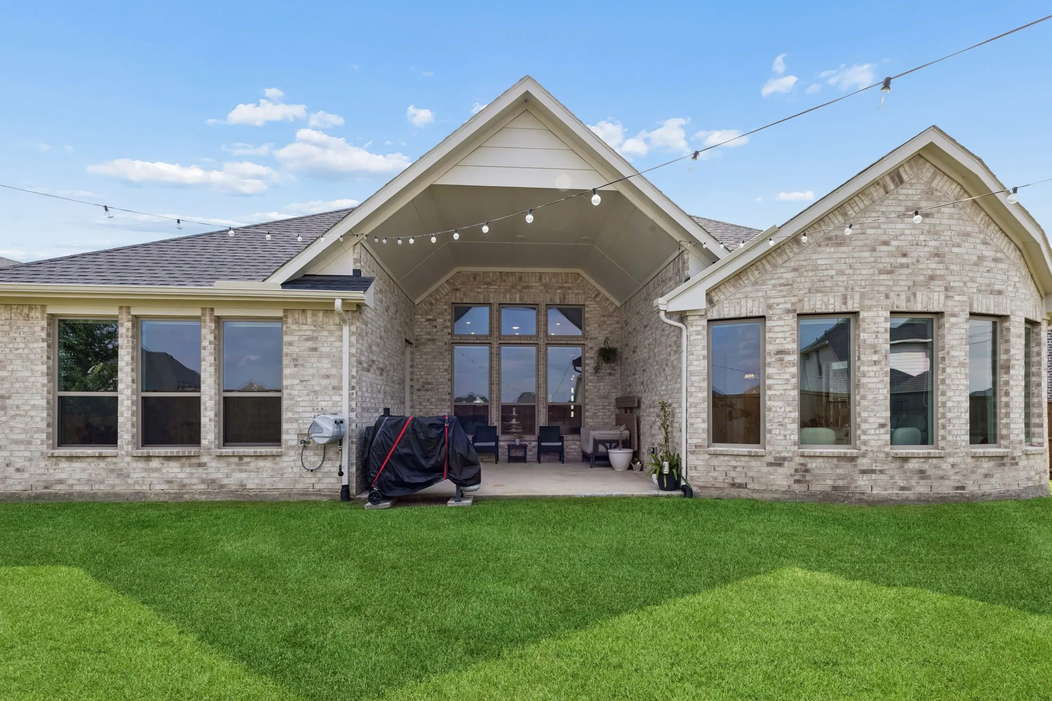 Single Family Residence For Sale in Dallas County , 404 Lacey Oak Lane, Wylie, Texas 75098, 4 Bedroom, 4 Bathroom, 3 Garage spaces, 2,965 Sqft, built in 2024, mls#21286931, Real Estate Agent in Wylie, Homes For Sale in Dallas county, Homes For Sale in Wylie, Realtor in Wylie Texas, Real Estate Brokerage Independent Realty Texas, Luminita Cordes Realtor
