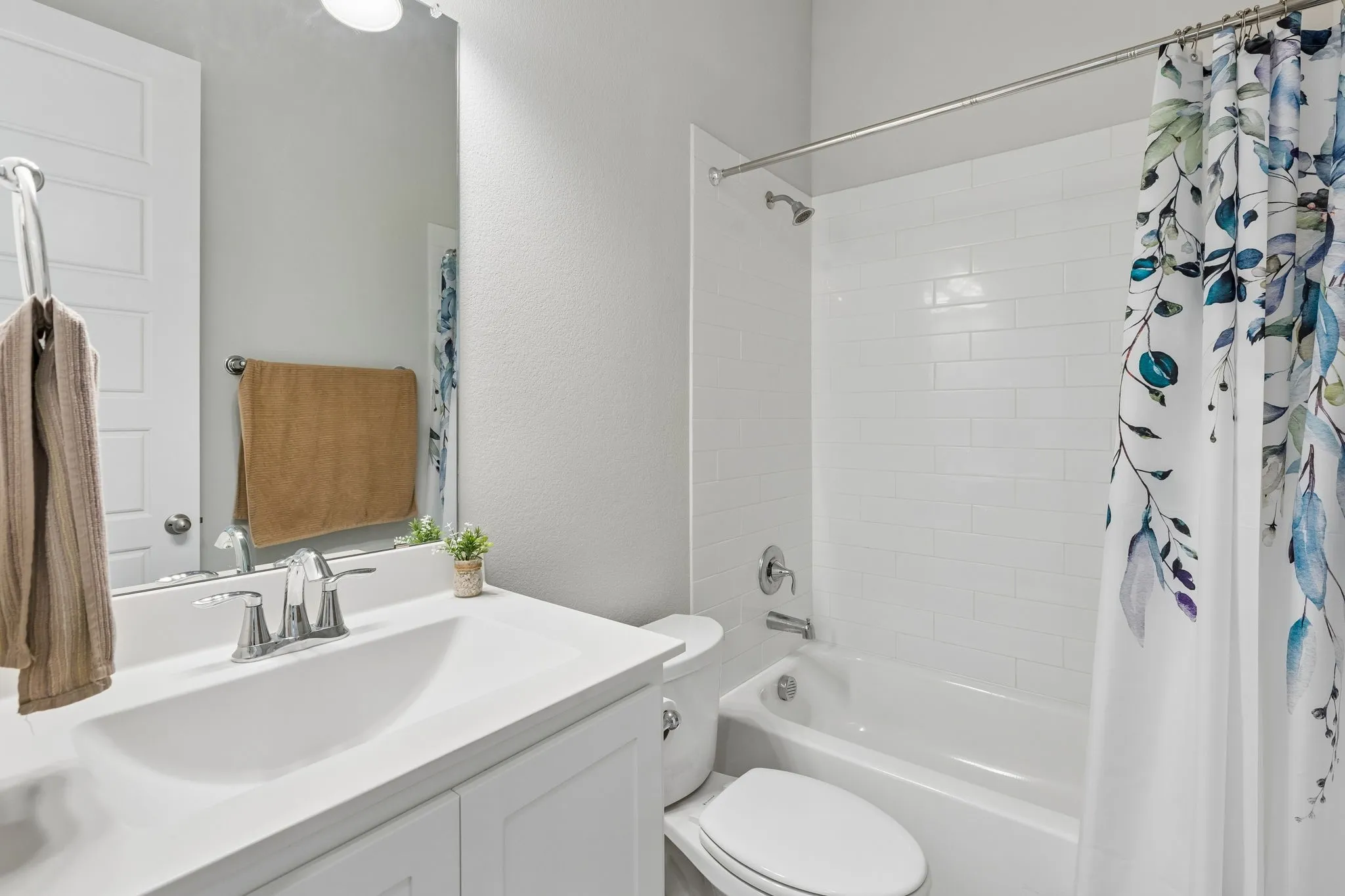 Single Family Residence For Sale in Dallas County , 404 Lacey Oak Lane, Wylie, Texas 75098, 4 Bedroom, 4 Bathroom, 3 Garage spaces, 2,965 Sqft, built in 2024, mls#21286931, Real Estate Agent in Wylie, Homes For Sale in Dallas county, Homes For Sale in Wylie, Realtor in Wylie Texas, Real Estate Brokerage Independent Realty Texas, Luminita Cordes Realtor