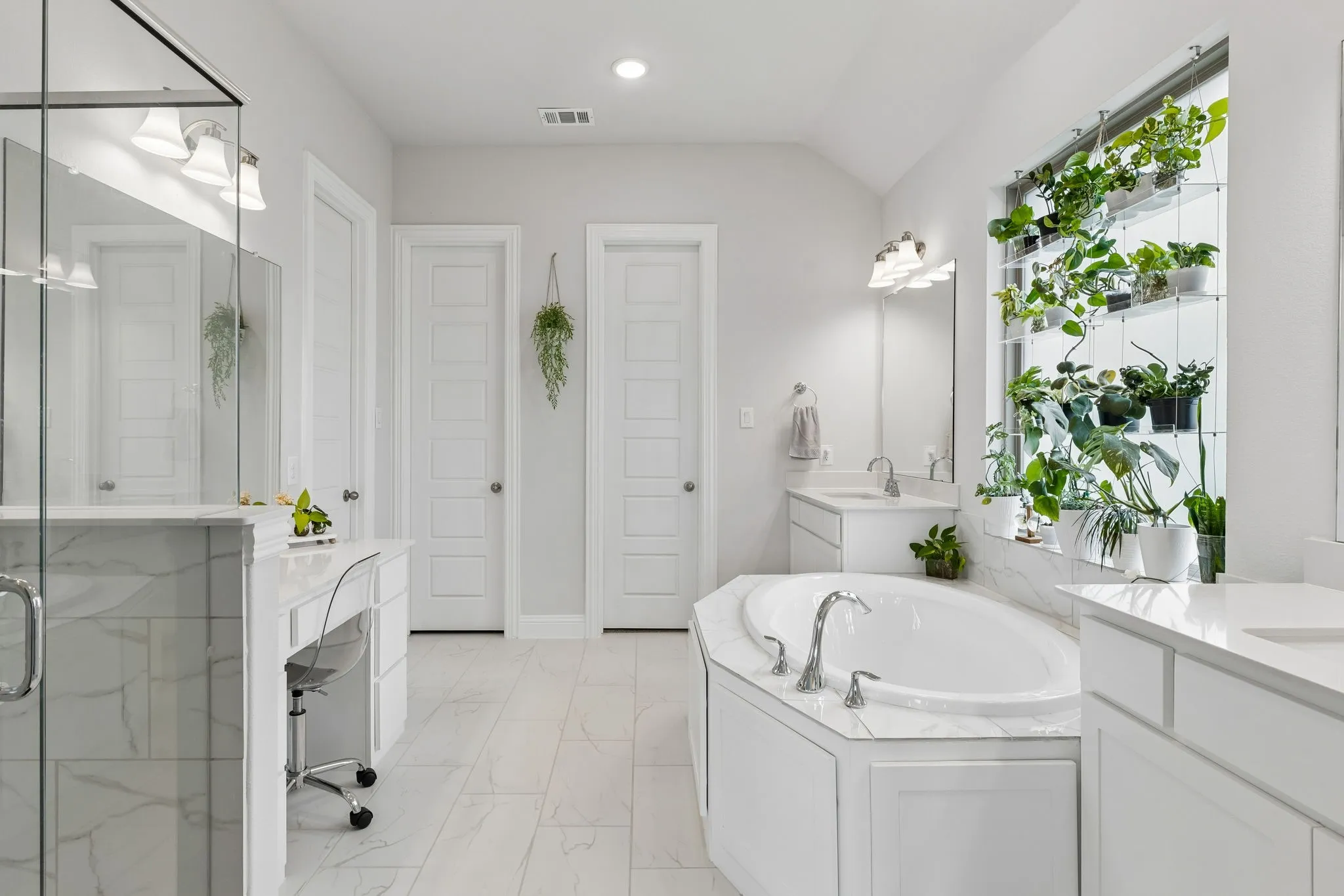 Single Family Residence For Sale in Dallas County , 404 Lacey Oak Lane, Wylie, Texas 75098, 4 Bedroom, 4 Bathroom, 3 Garage spaces, 2,965 Sqft, built in 2024, mls#21286931, Real Estate Agent in Wylie, Homes For Sale in Dallas county, Homes For Sale in Wylie, Realtor in Wylie Texas, Real Estate Brokerage Independent Realty Texas, Luminita Cordes Realtor