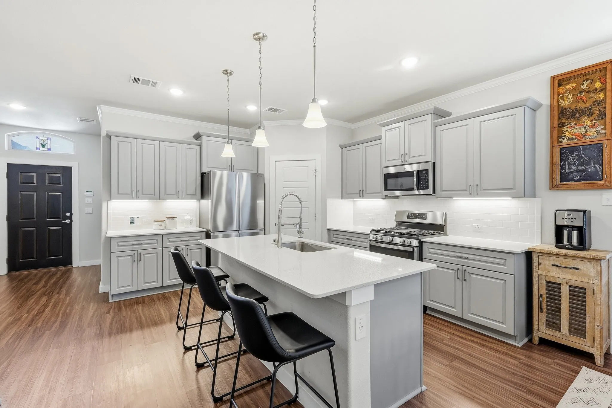 Single Family Residence For Sale in Tarrant County , 1813 Otwell Drive, Fort Worth, Texas 76052, 5 Bedroom, 4 Bathroom, 3 Garage spaces, 3,053 Sqft, built in 2020, mls#21289336, Real Estate Agent in Fort Worth, Homes For Sale in Tarrant county, Homes For Sale in Fort Worth, Realtor in Fort Worth Texas, Real Estate Brokerage Independent Realty Texas, Luminita Cordes Realtor
