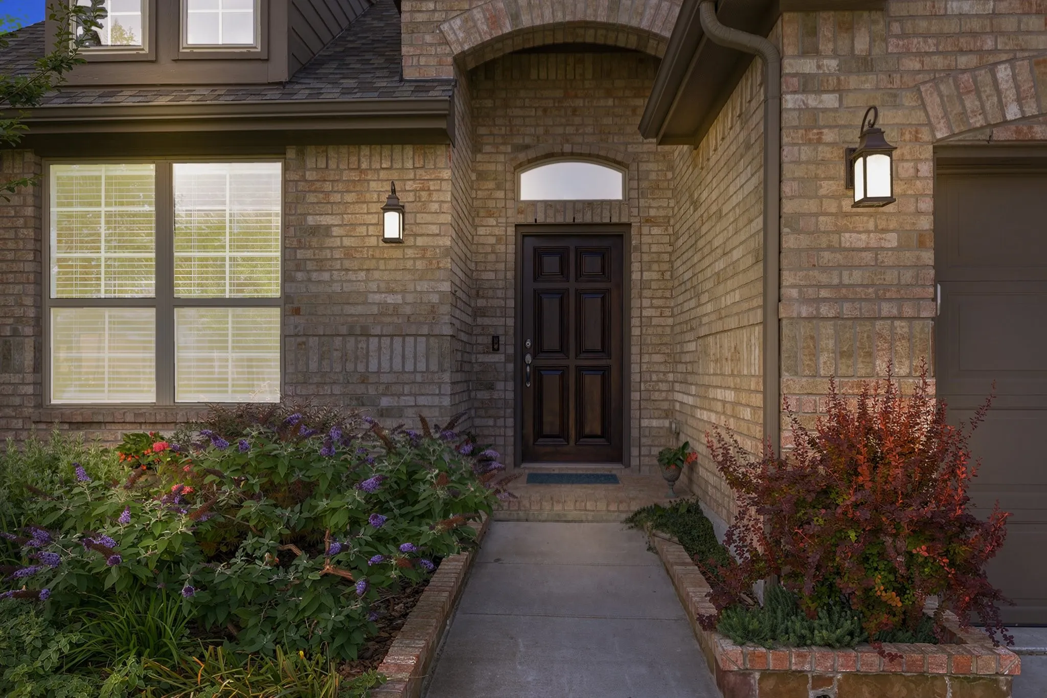 Single Family Residence For Sale in Tarrant County , 1813 Otwell Drive, Fort Worth, Texas 76052, 5 Bedroom, 4 Bathroom, 3 Garage spaces, 3,053 Sqft, built in 2020, mls#21289336, Real Estate Agent in Fort Worth, Homes For Sale in Tarrant county, Homes For Sale in Fort Worth, Realtor in Fort Worth Texas, Real Estate Brokerage Independent Realty Texas, Luminita Cordes Realtor