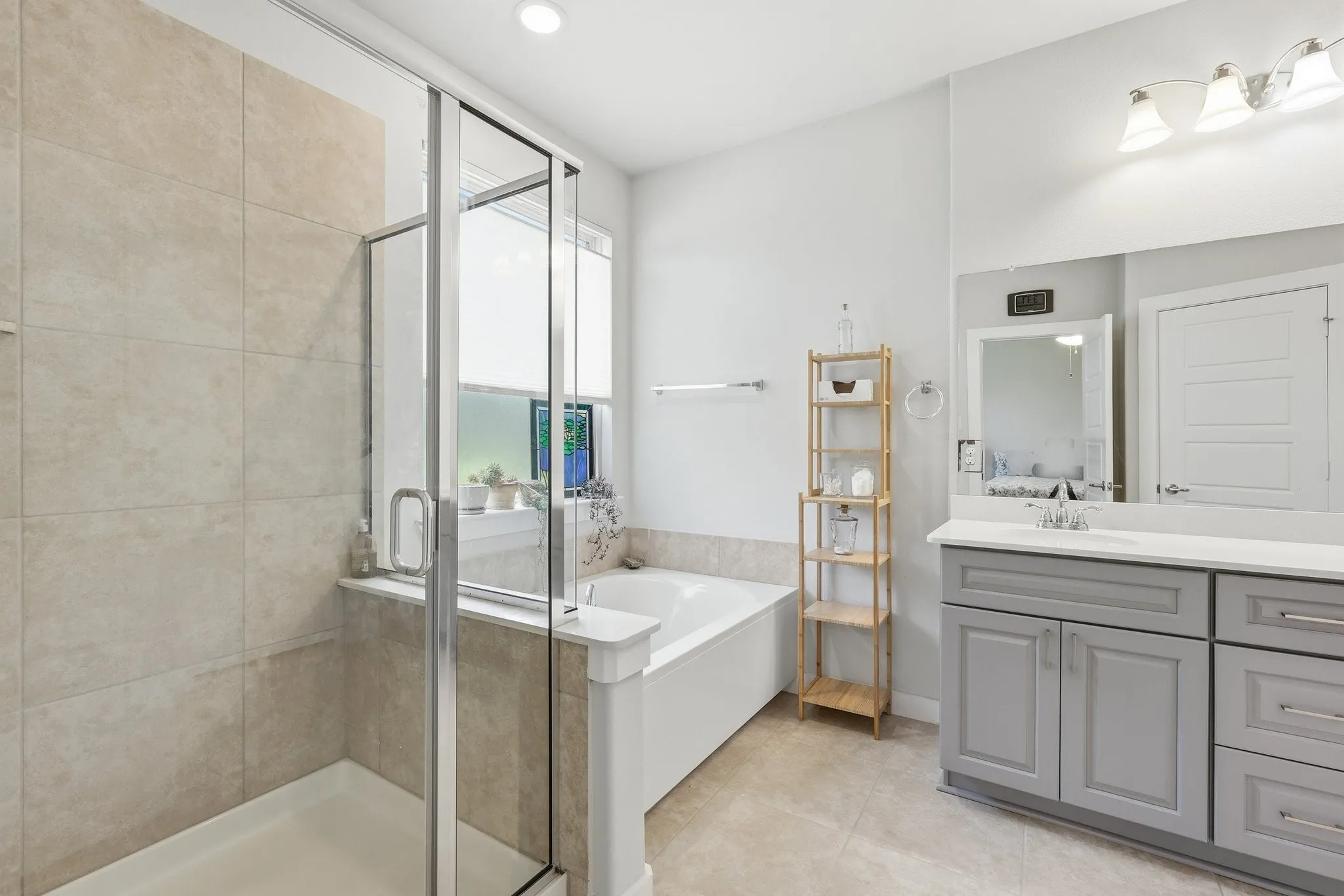 Single Family Residence For Sale in Tarrant County , 1813 Otwell Drive, Fort Worth, Texas 76052, 5 Bedroom, 4 Bathroom, 3 Garage spaces, 3,053 Sqft, built in 2020, mls#21289336, Real Estate Agent in Fort Worth, Homes For Sale in Tarrant county, Homes For Sale in Fort Worth, Realtor in Fort Worth Texas, Real Estate Brokerage Independent Realty Texas, Luminita Cordes Realtor