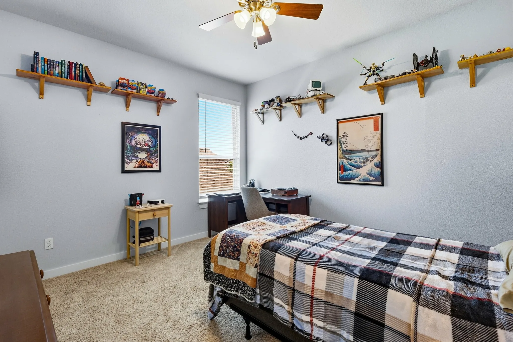 Single Family Residence For Sale in Tarrant County , 1813 Otwell Drive, Fort Worth, Texas 76052, 5 Bedroom, 4 Bathroom, 3 Garage spaces, 3,053 Sqft, built in 2020, mls#21289336, Real Estate Agent in Fort Worth, Homes For Sale in Tarrant county, Homes For Sale in Fort Worth, Realtor in Fort Worth Texas, Real Estate Brokerage Independent Realty Texas, Luminita Cordes Realtor