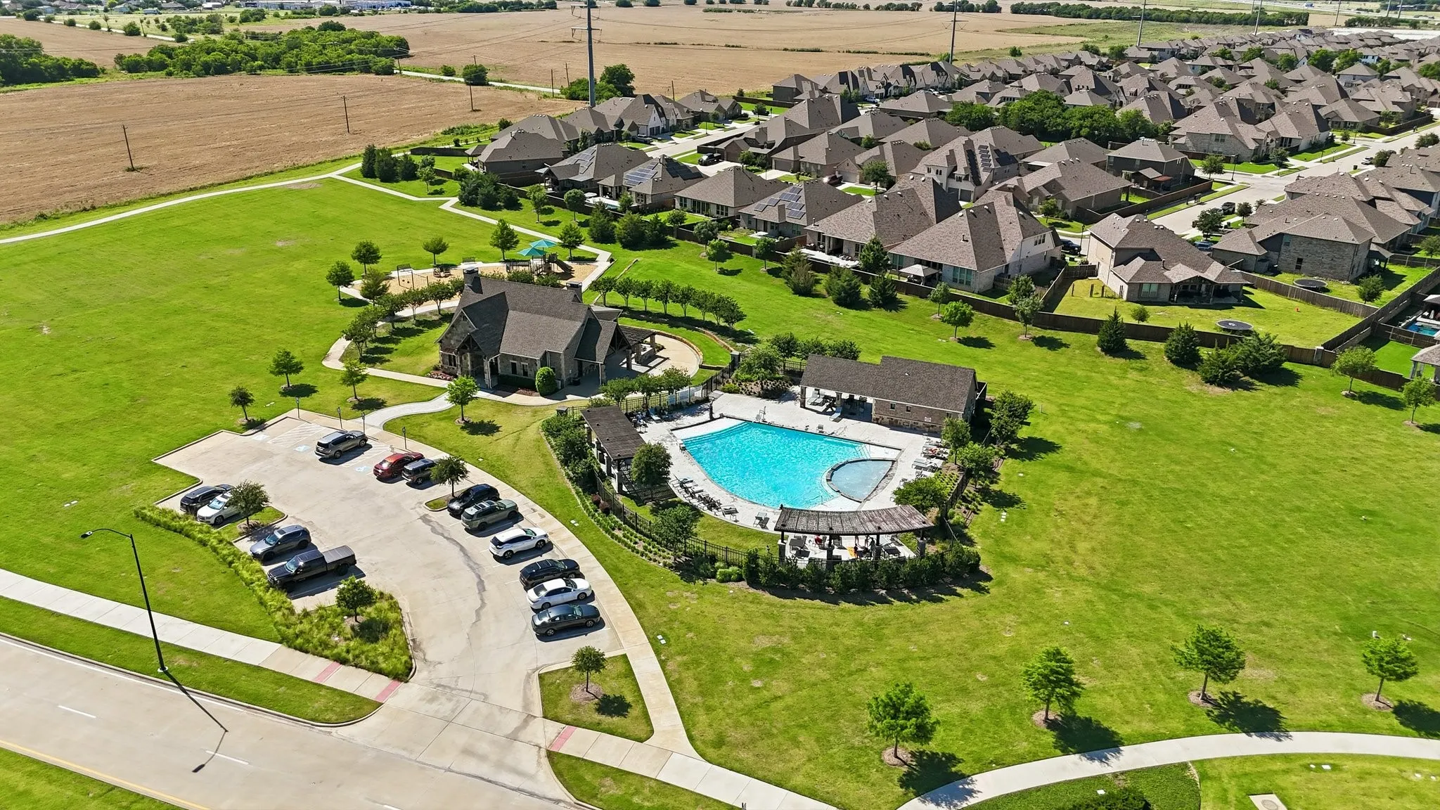 Single Family Residence For Sale in Tarrant County , 1813 Otwell Drive, Fort Worth, Texas 76052, 5 Bedroom, 4 Bathroom, 3 Garage spaces, 3,053 Sqft, built in 2020, mls#21289336, Real Estate Agent in Fort Worth, Homes For Sale in Tarrant county, Homes For Sale in Fort Worth, Realtor in Fort Worth Texas, Real Estate Brokerage Independent Realty Texas, Luminita Cordes Realtor