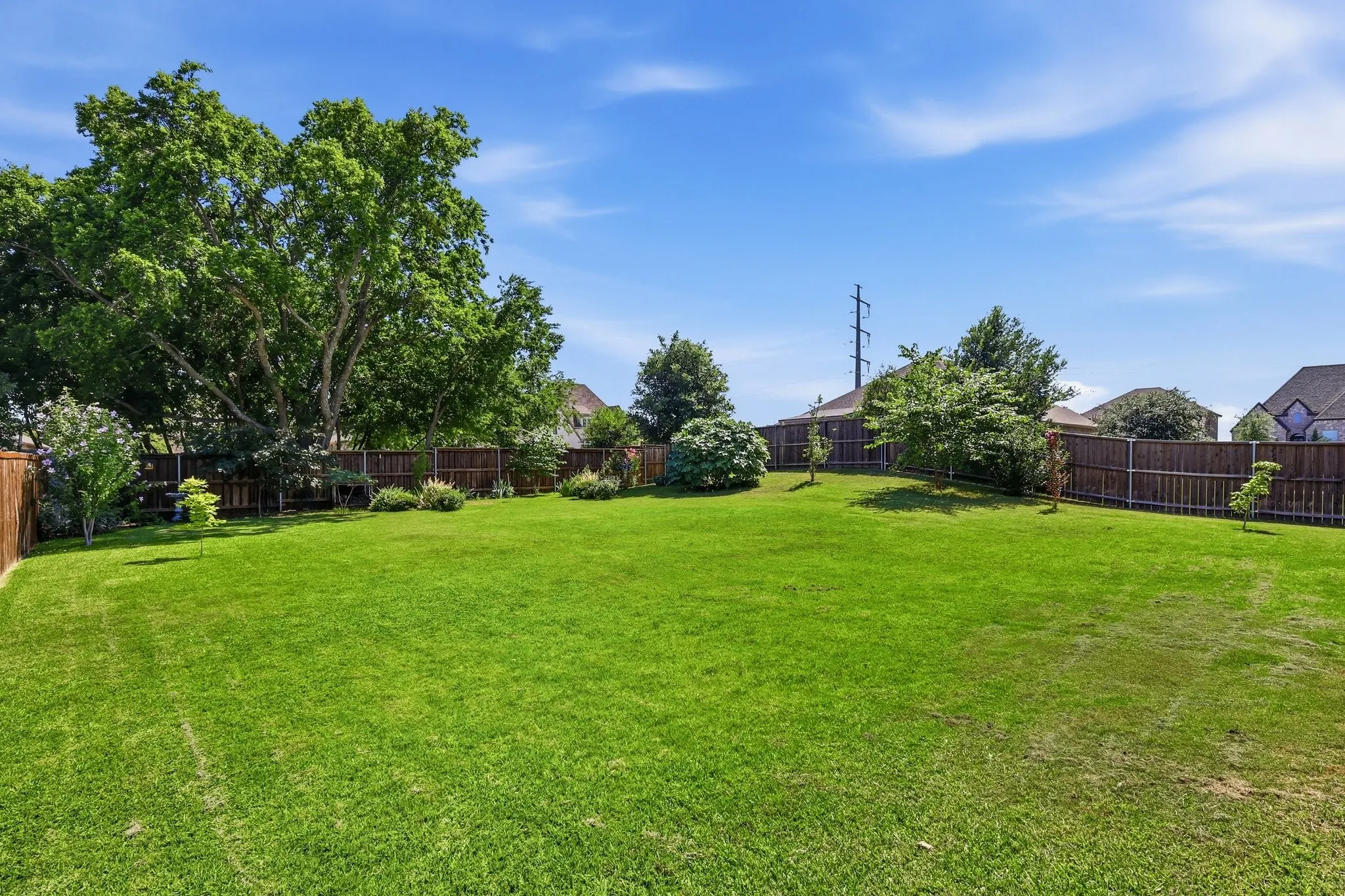 Single Family Residence For Sale in Tarrant County , 1813 Otwell Drive, Fort Worth, Texas 76052, 5 Bedroom, 4 Bathroom, 3 Garage spaces, 3,053 Sqft, built in 2020, mls#21289336, Real Estate Agent in Fort Worth, Homes For Sale in Tarrant county, Homes For Sale in Fort Worth, Realtor in Fort Worth Texas, Real Estate Brokerage Independent Realty Texas, Luminita Cordes Realtor