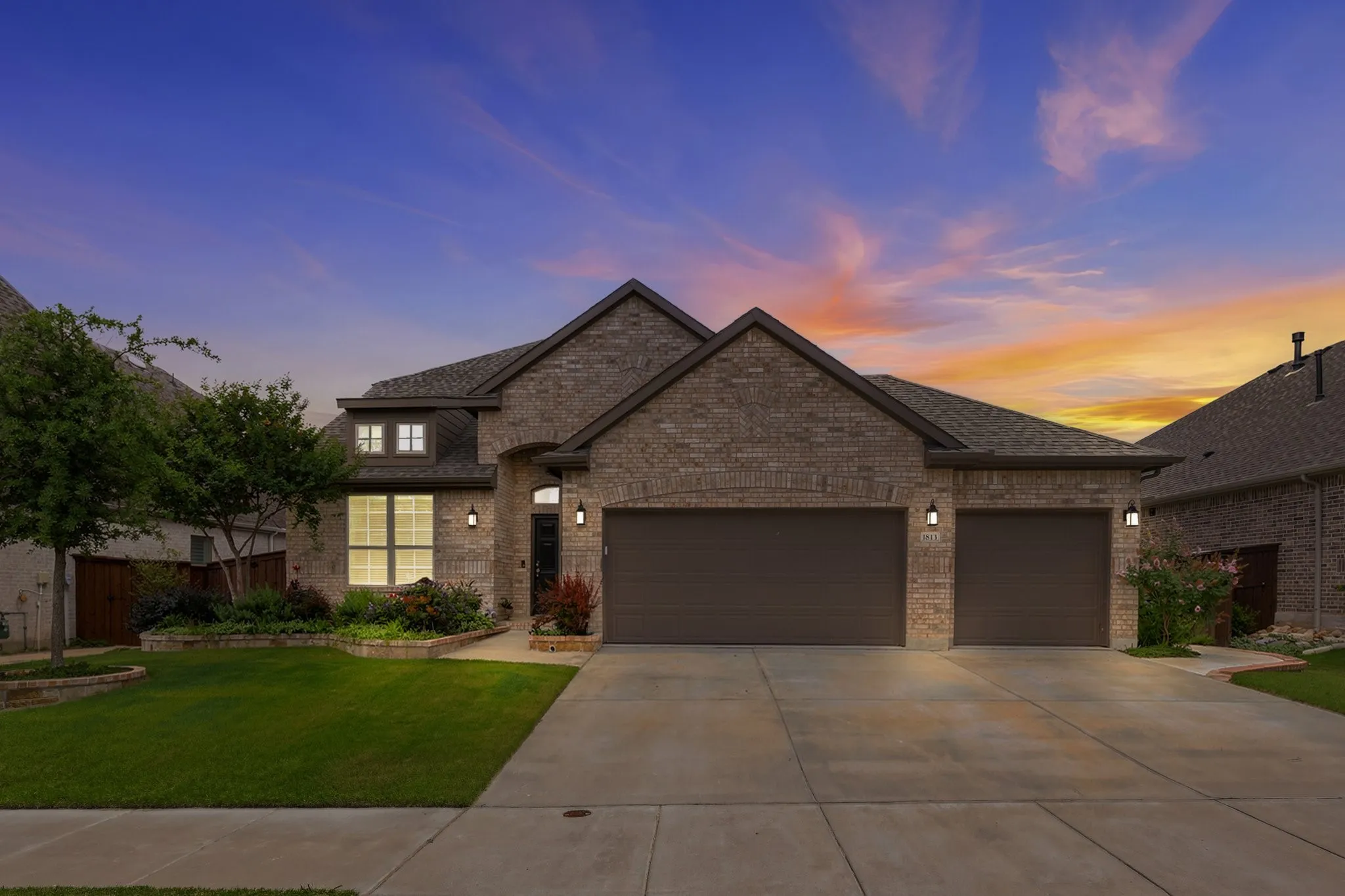 Single Family Residence For Sale in Tarrant County , 1813 Otwell Drive, Fort Worth, Texas 76052, 5 Bedroom, 4 Bathroom, 3 Garage spaces, 3,053 Sqft, built in 2020, mls#21289336, Real Estate Agent in Fort Worth, Homes For Sale in Tarrant county, Homes For Sale in Fort Worth, Realtor in Fort Worth Texas, Real Estate Brokerage Independent Realty Texas, Luminita Cordes Realtor