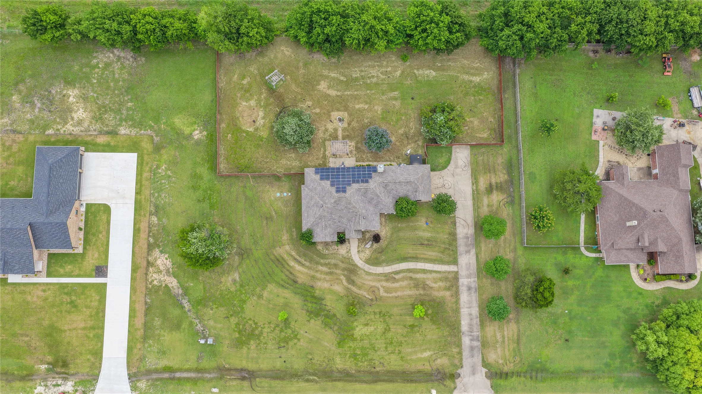 Single Family Residence For Sale in Grayson County , 2909 Wilsonwood Way S, Sherman, Texas 75092, 3 Bedroom, 3 Bathroom, 2 Garage spaces, 2,248 Sqft, built in 2002, mls#21293686, Real Estate Agent in Sherman, Homes For Sale in Grayson county, Homes For Sale in Sherman, Realtor in Sherman Texas, Real Estate Brokerage Independent Realty Texas, Luminita Cordes Realtor