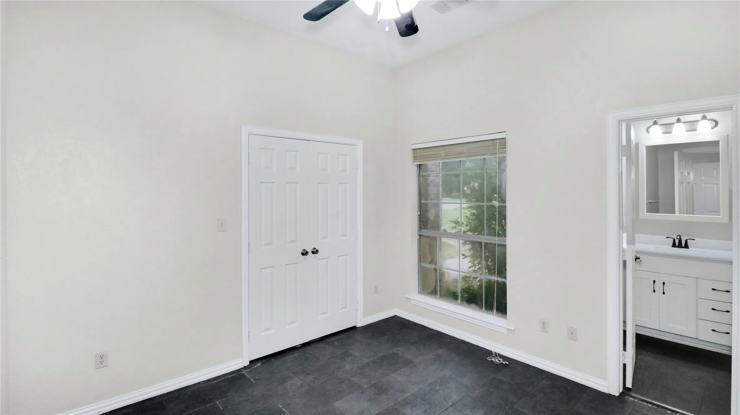Single Family Residence For Sale in Grayson County , 2909 Wilsonwood Way S, Sherman, Texas 75092, 3 Bedroom, 3 Bathroom, 2 Garage spaces, 2,248 Sqft, built in 2002, mls#21293686, Real Estate Agent in Sherman, Homes For Sale in Grayson county, Homes For Sale in Sherman, Realtor in Sherman Texas, Real Estate Brokerage Independent Realty Texas, Luminita Cordes Realtor