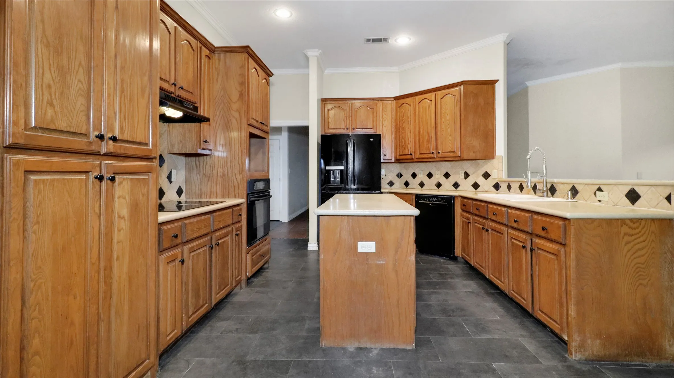Single Family Residence For Sale in Grayson County , 2909 Wilsonwood Way S, Sherman, Texas 75092, 3 Bedroom, 3 Bathroom, 2 Garage spaces, 2,248 Sqft, built in 2002, mls#21293686, Real Estate Agent in Sherman, Homes For Sale in Grayson county, Homes For Sale in Sherman, Realtor in Sherman Texas, Real Estate Brokerage Independent Realty Texas, Luminita Cordes Realtor